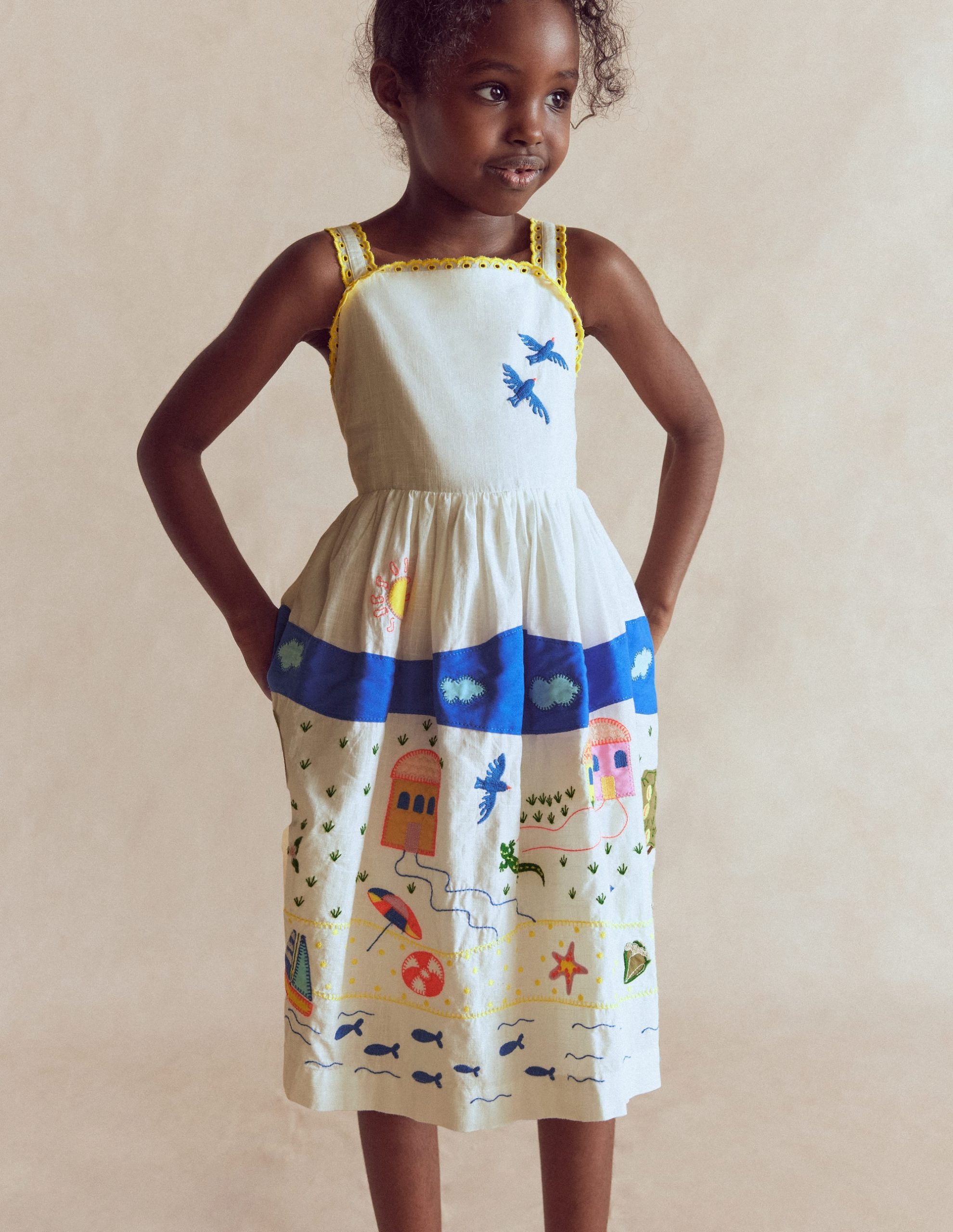 Logo Sundress-Soft Ivory Outdoor Scene