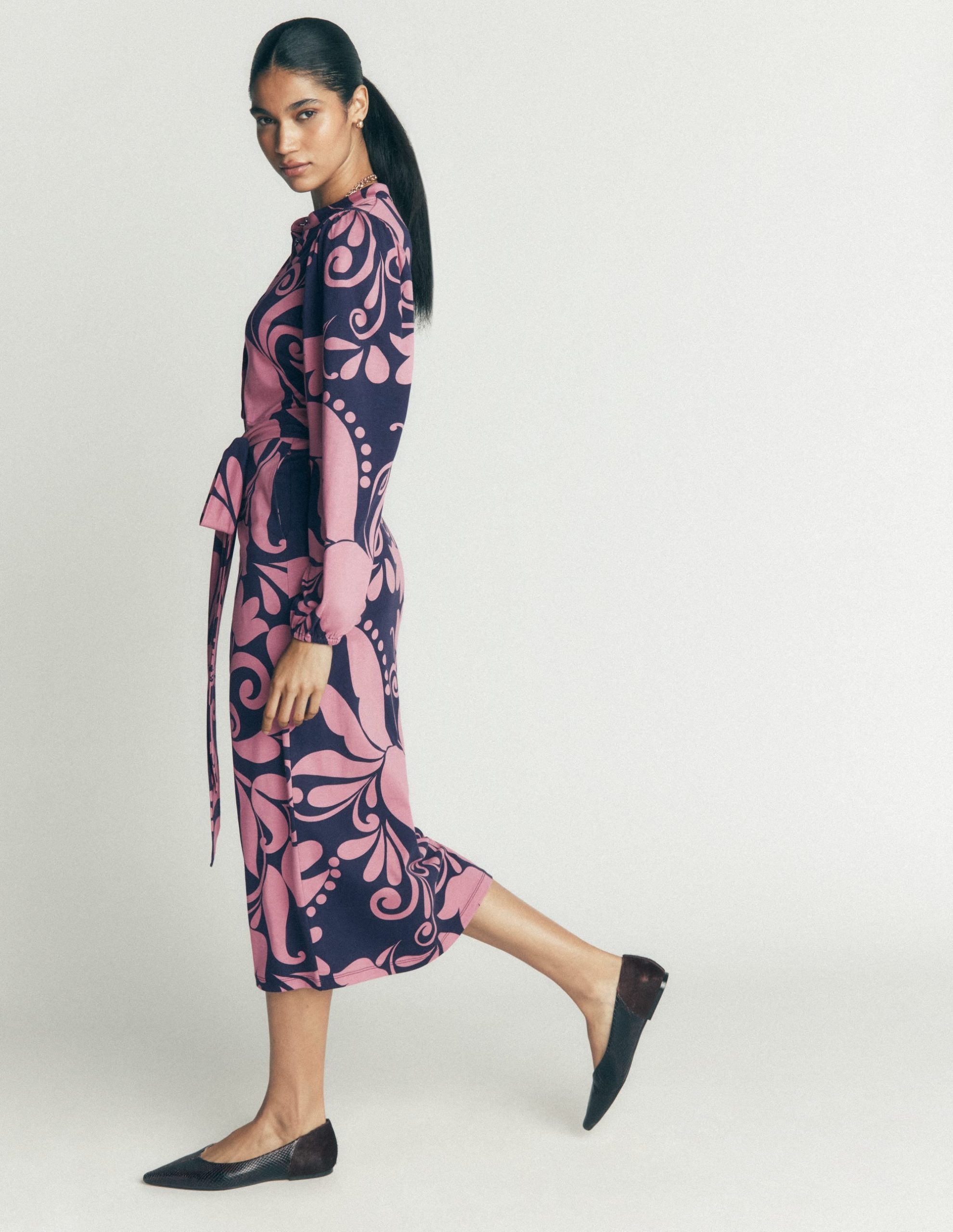 Eli Belted Jersey Midi Dress-Pink Heather. Floral Breeze - Image 4