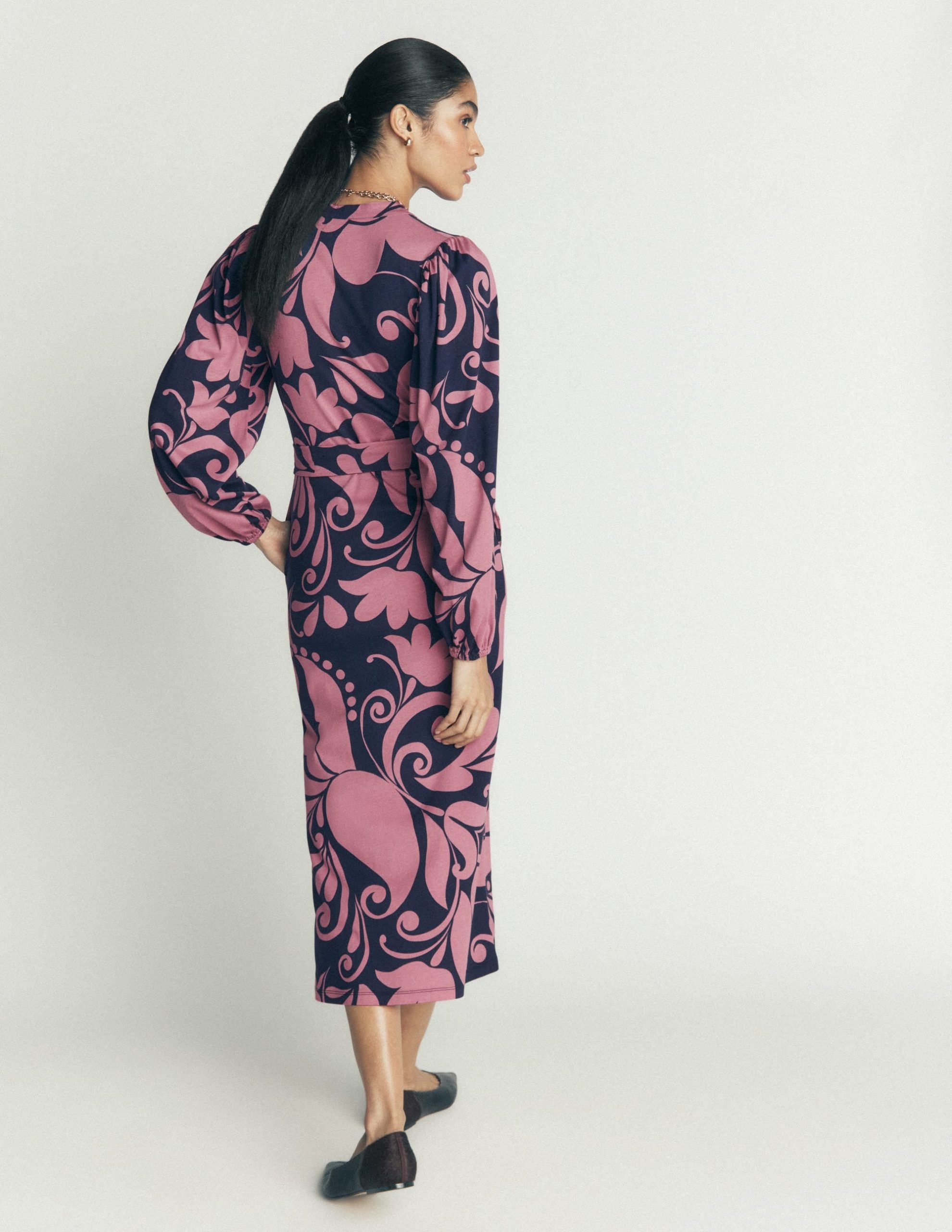 Eli Belted Jersey Midi Dress-Pink Heather. Floral Breeze - Image 5