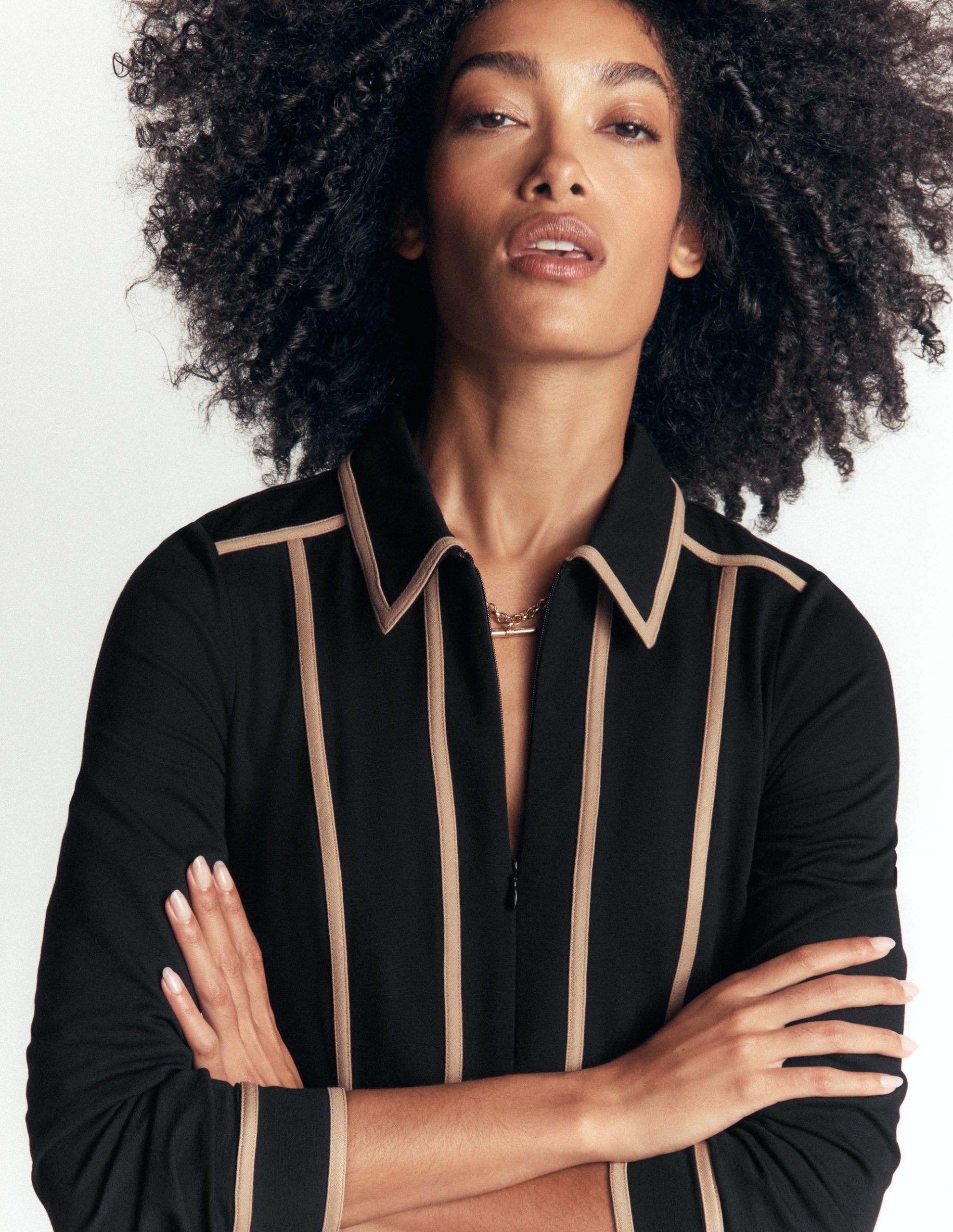 Ula Ponte Short Dress-Black. Camel - Image 2