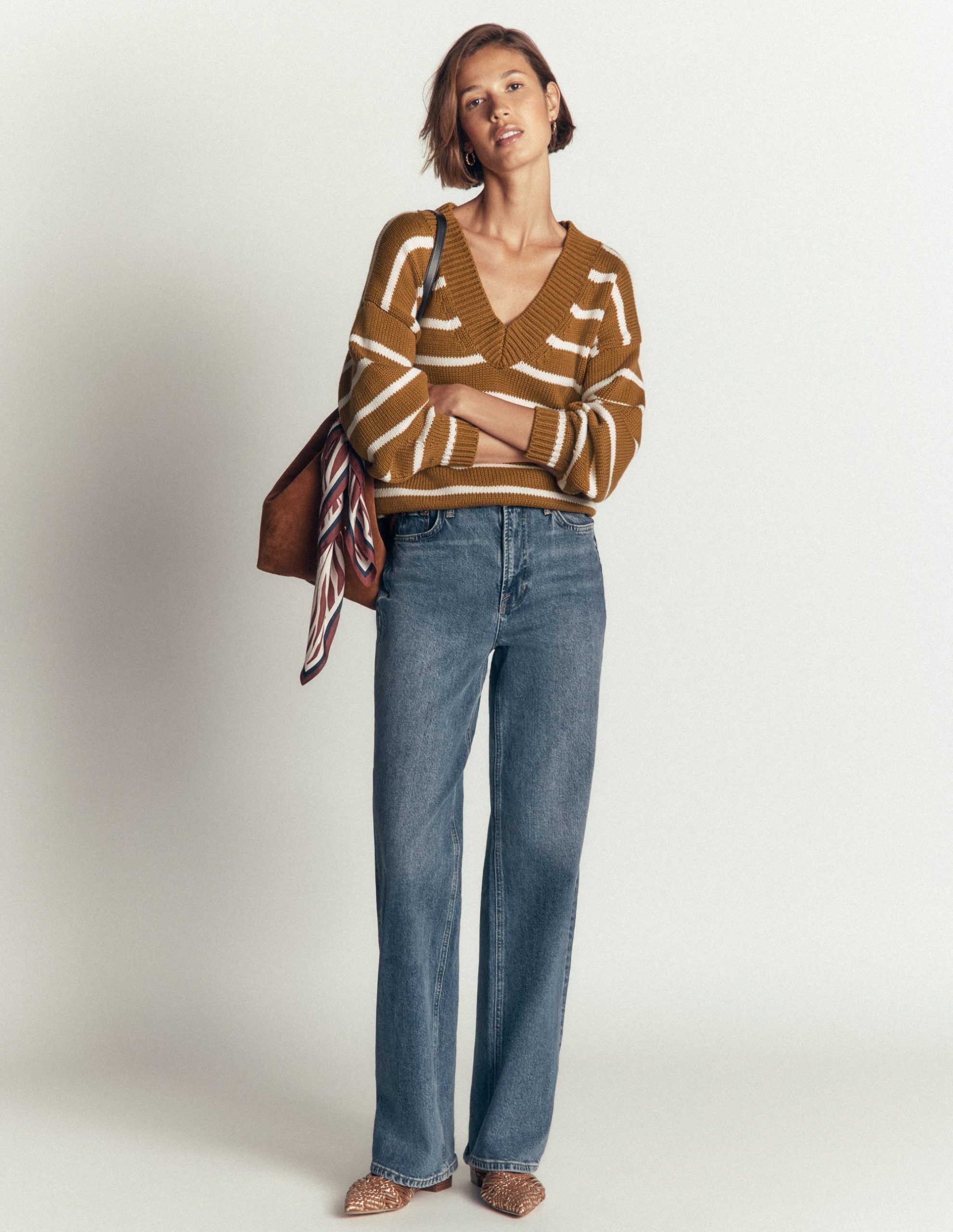 Lucy Cotton V-neck Sweater-Gingerbread. Ivory - Image 4