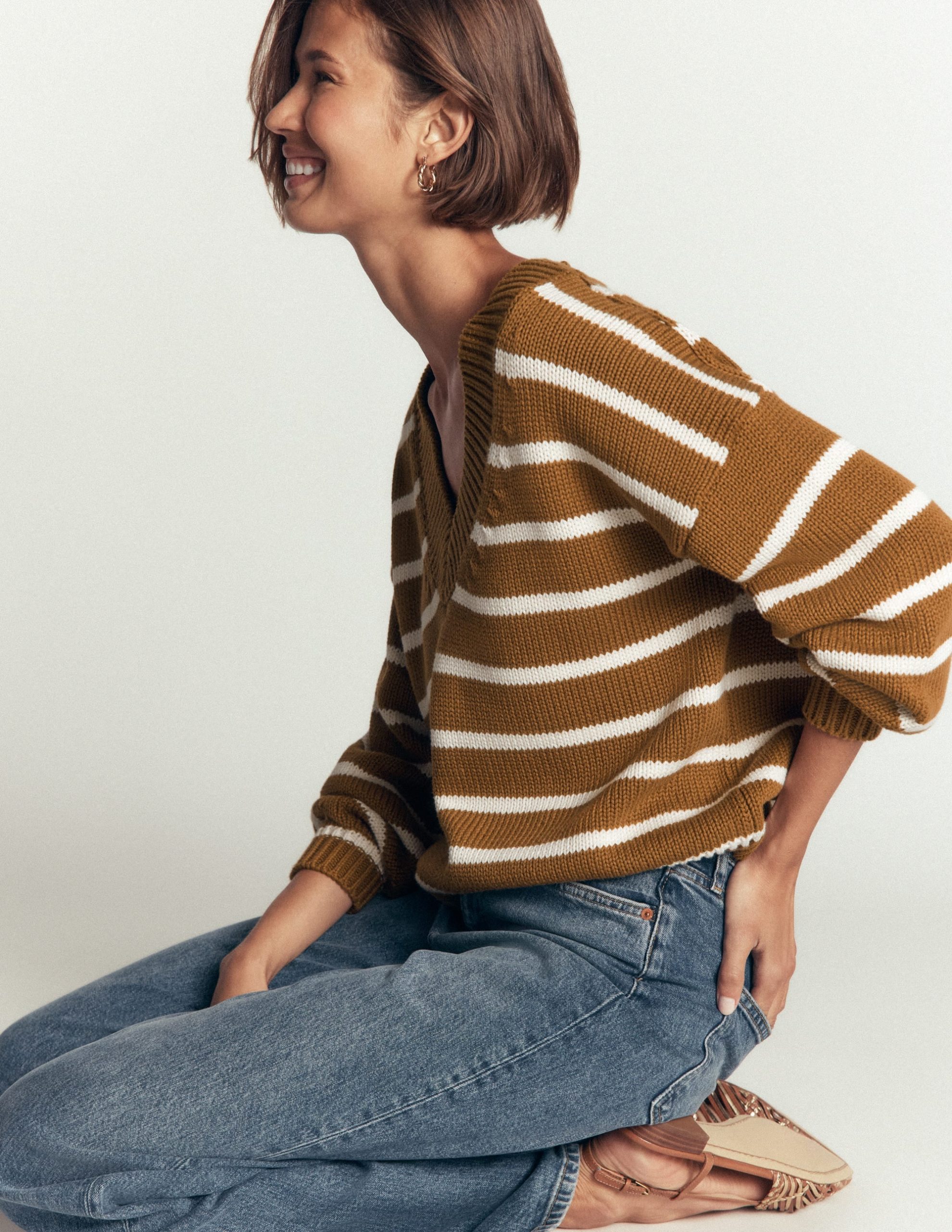 Lucy Cotton V-neck Sweater-Gingerbread. Ivory - Image 5