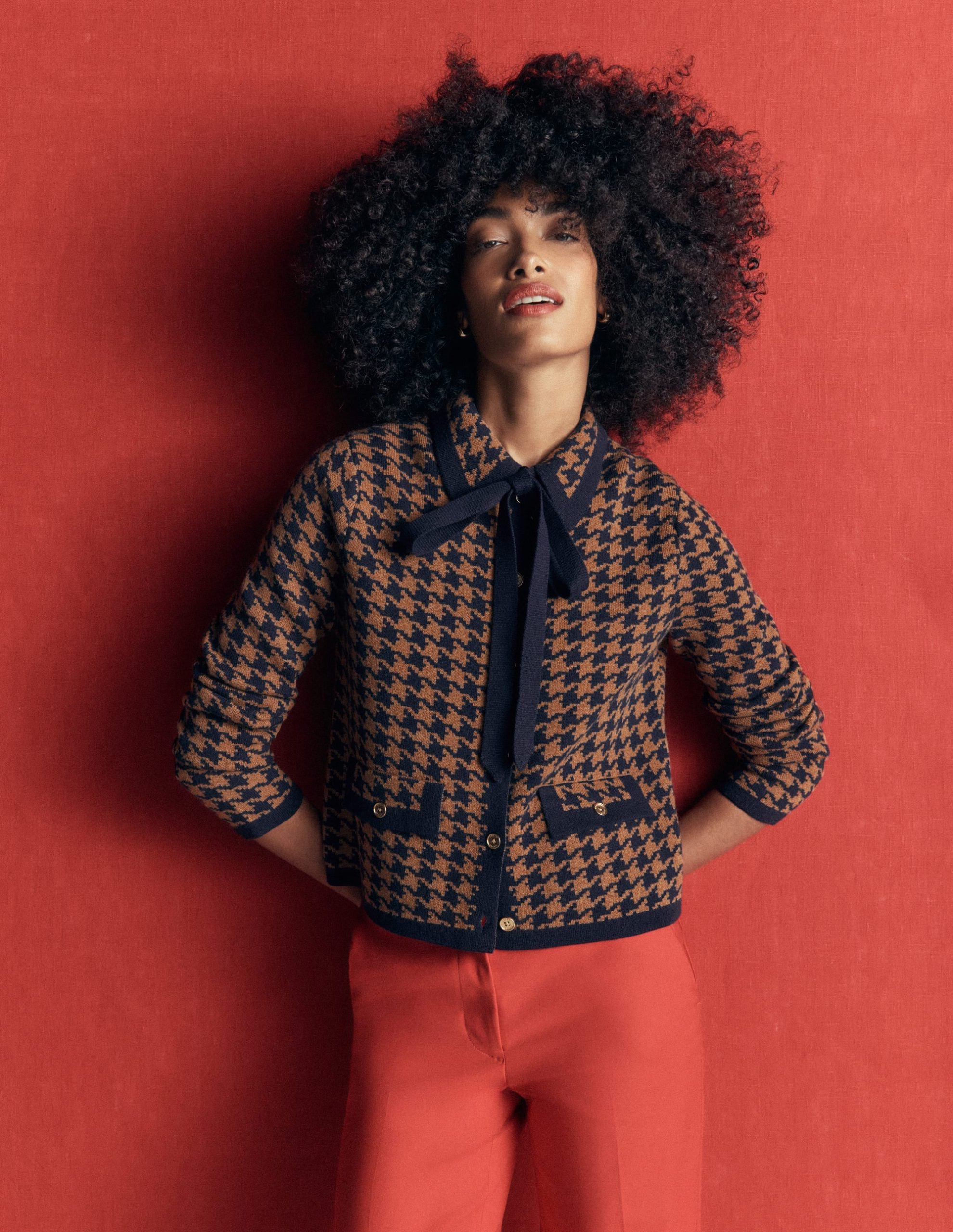 Elizabeth Bow Knitted Jacket-Camel. Dogstooth