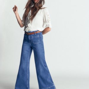 Patch Pocket Flare Jeans-Midwash