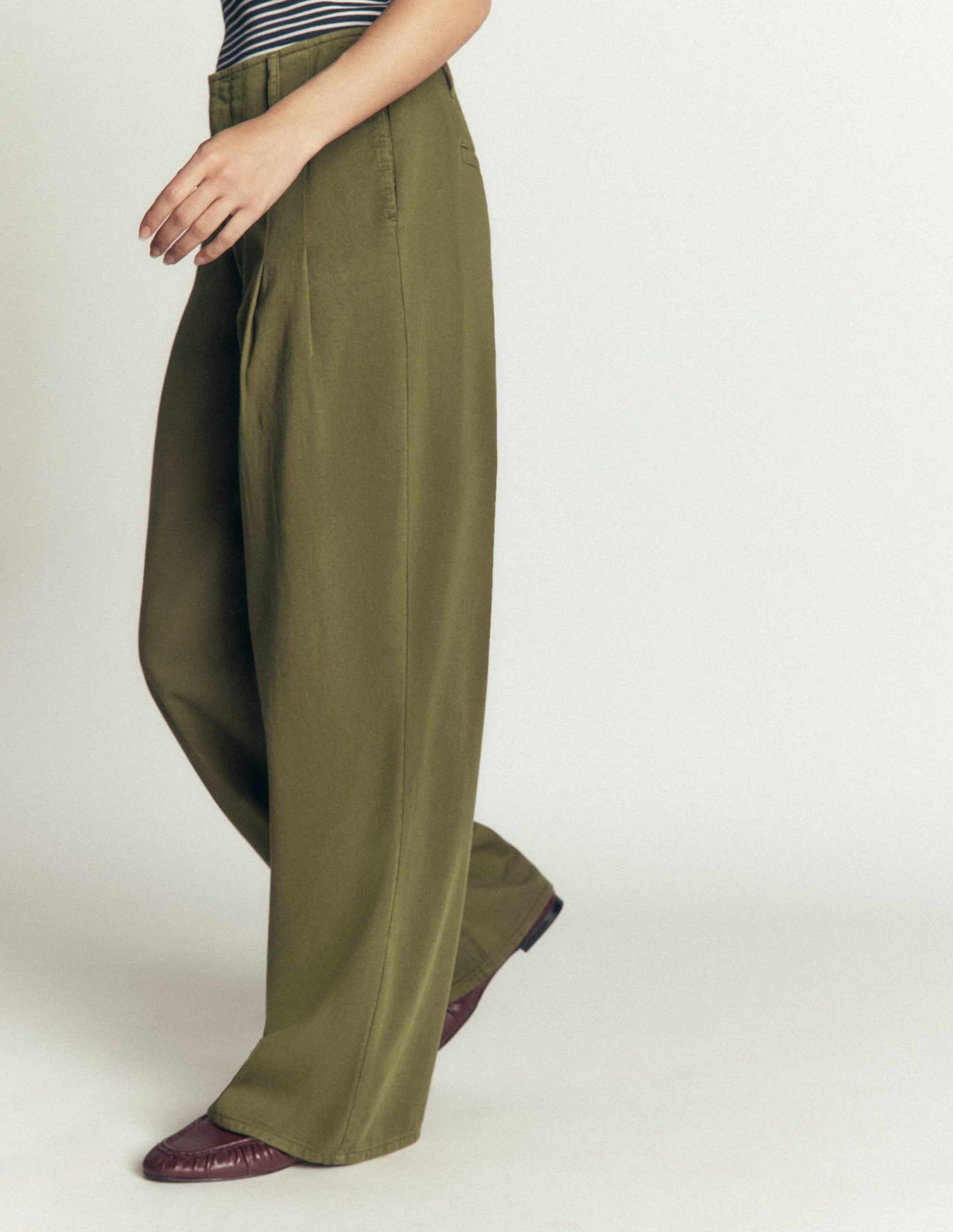 Mayfair Pleat Detail Pants-Woodland Green - Image 5