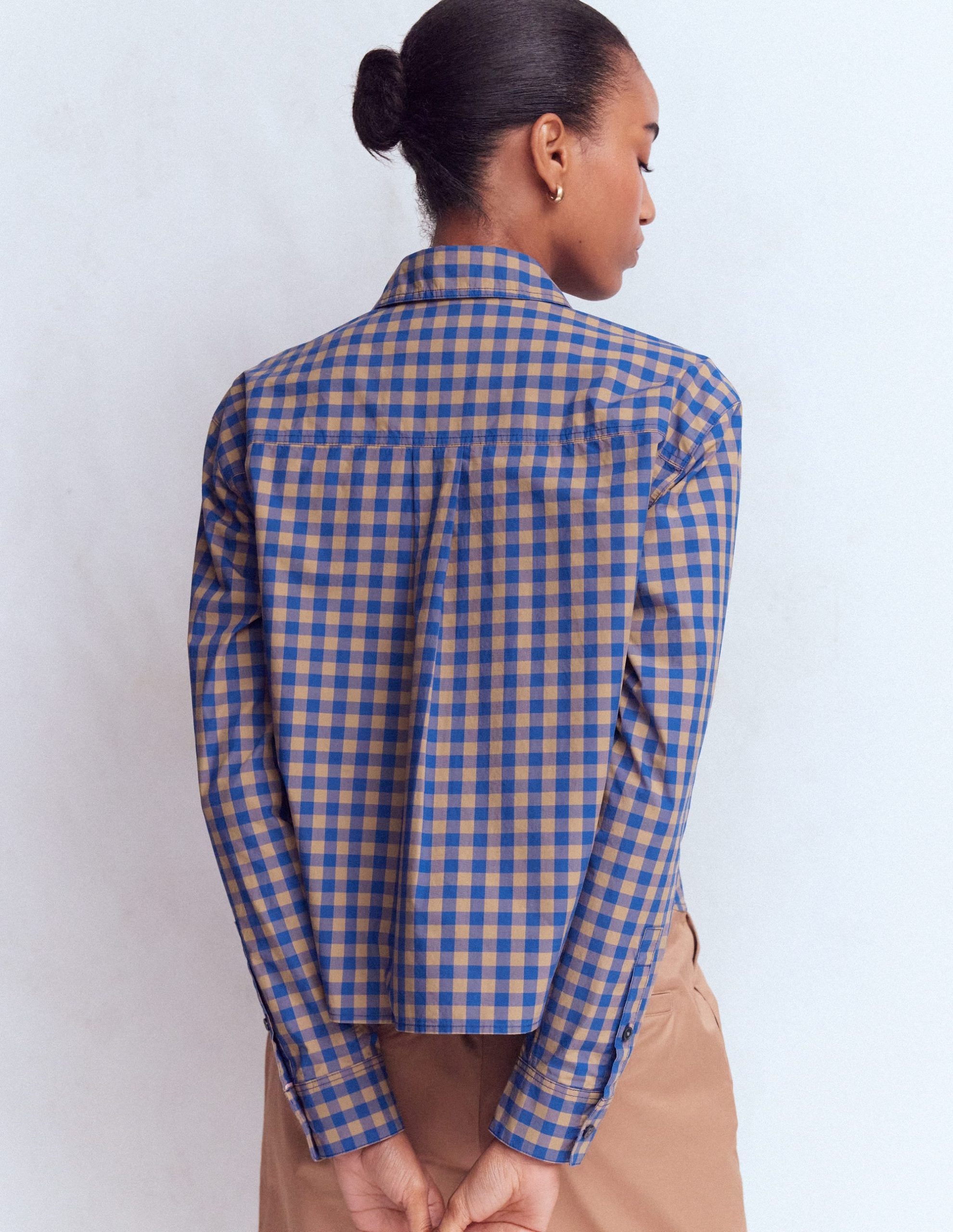 Sienna Cropped Cotton Shirt-Camel. Blue Gingham - Image 3