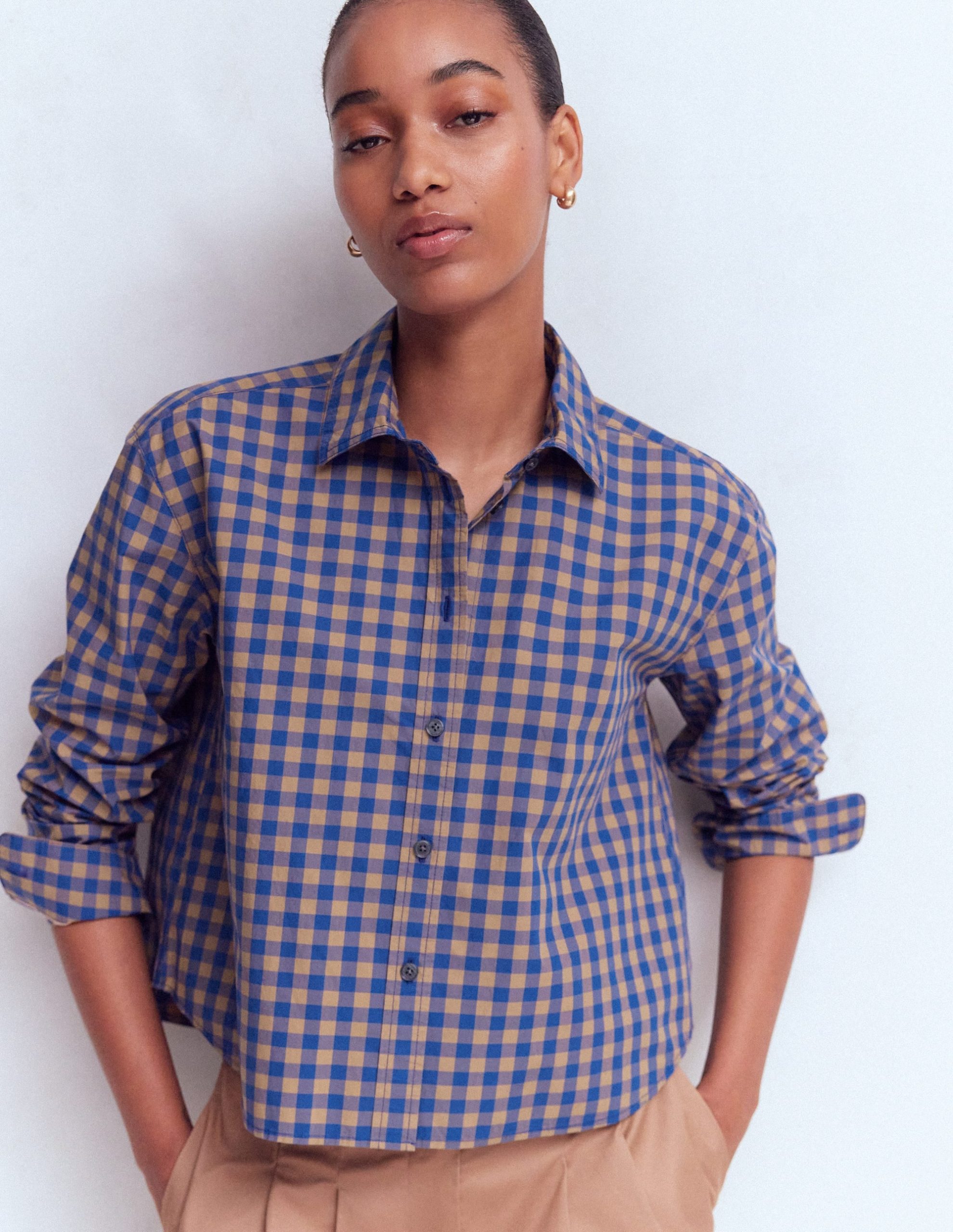 Sienna Cropped Cotton Shirt-Camel. Blue Gingham - Image 4