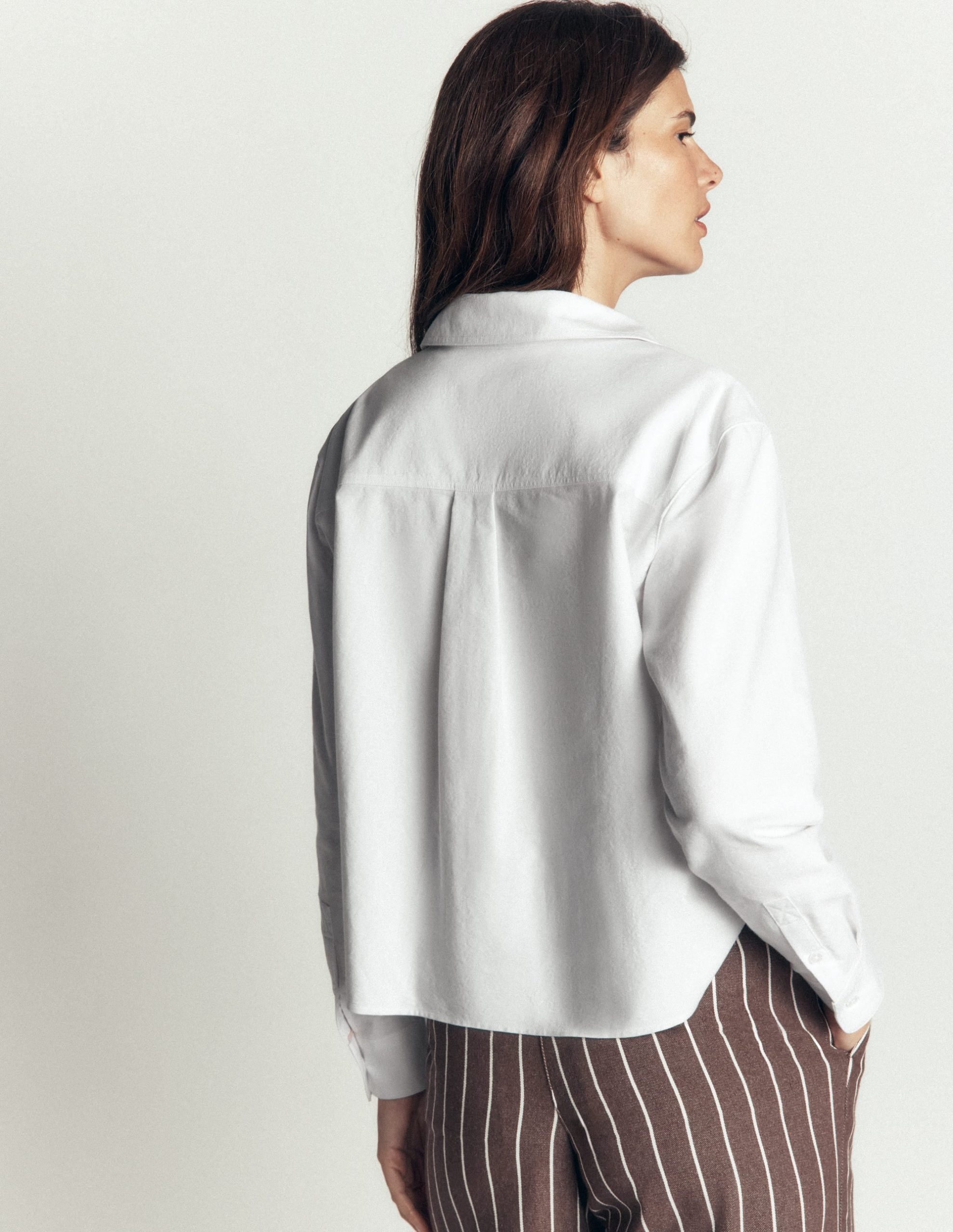 Sienna Cropped Cotton Shirt-White Oxford - Image 3
