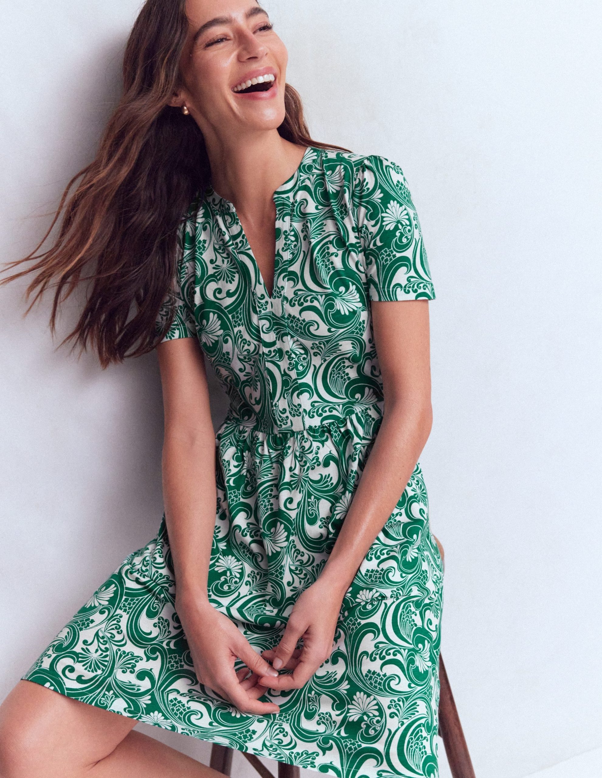 Naomi Short Sleeve Dress-Jewel Green. Foliage Whirl