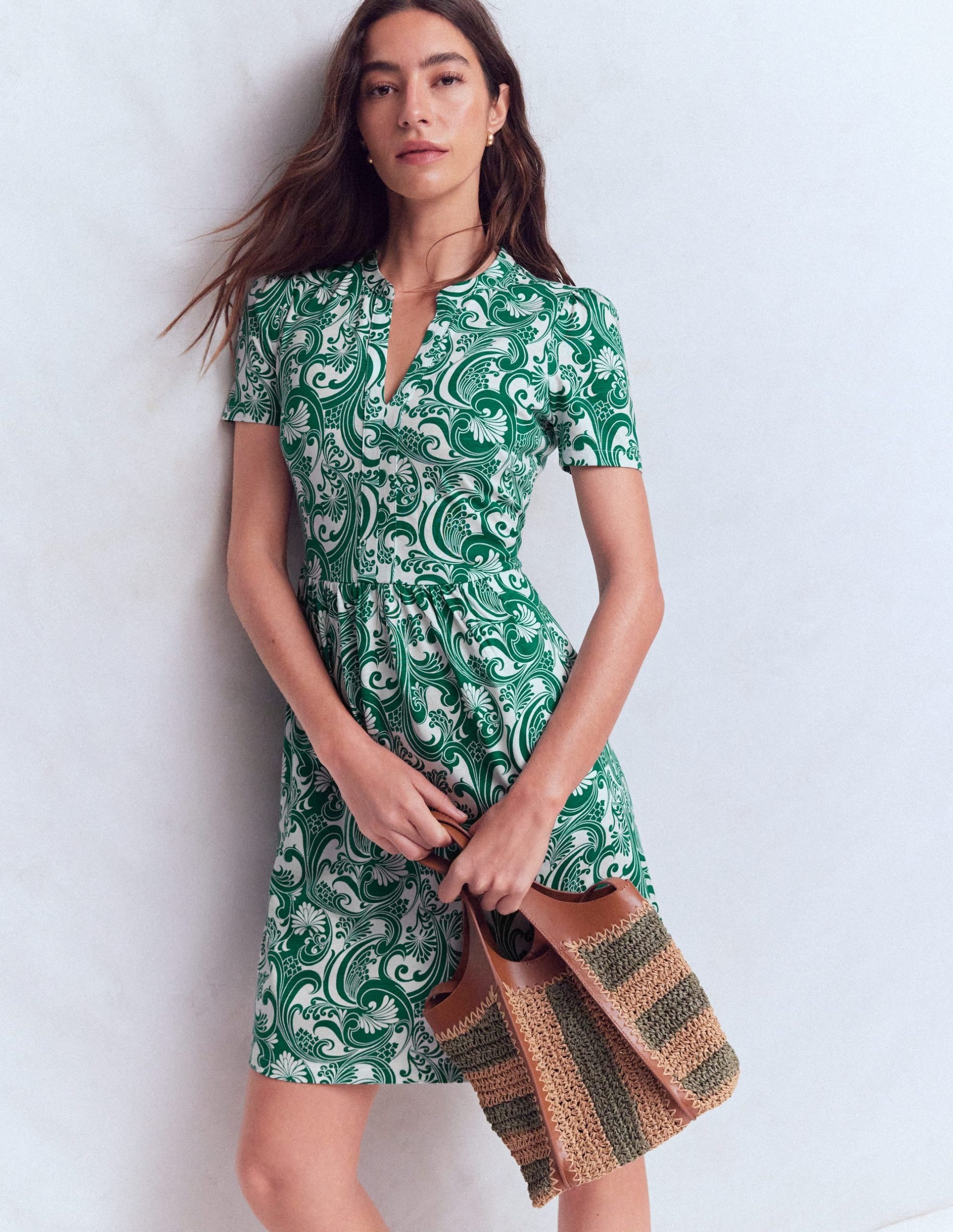 Naomi Short Sleeve Dress-Jewel Green. Foliage Whirl - Image 4