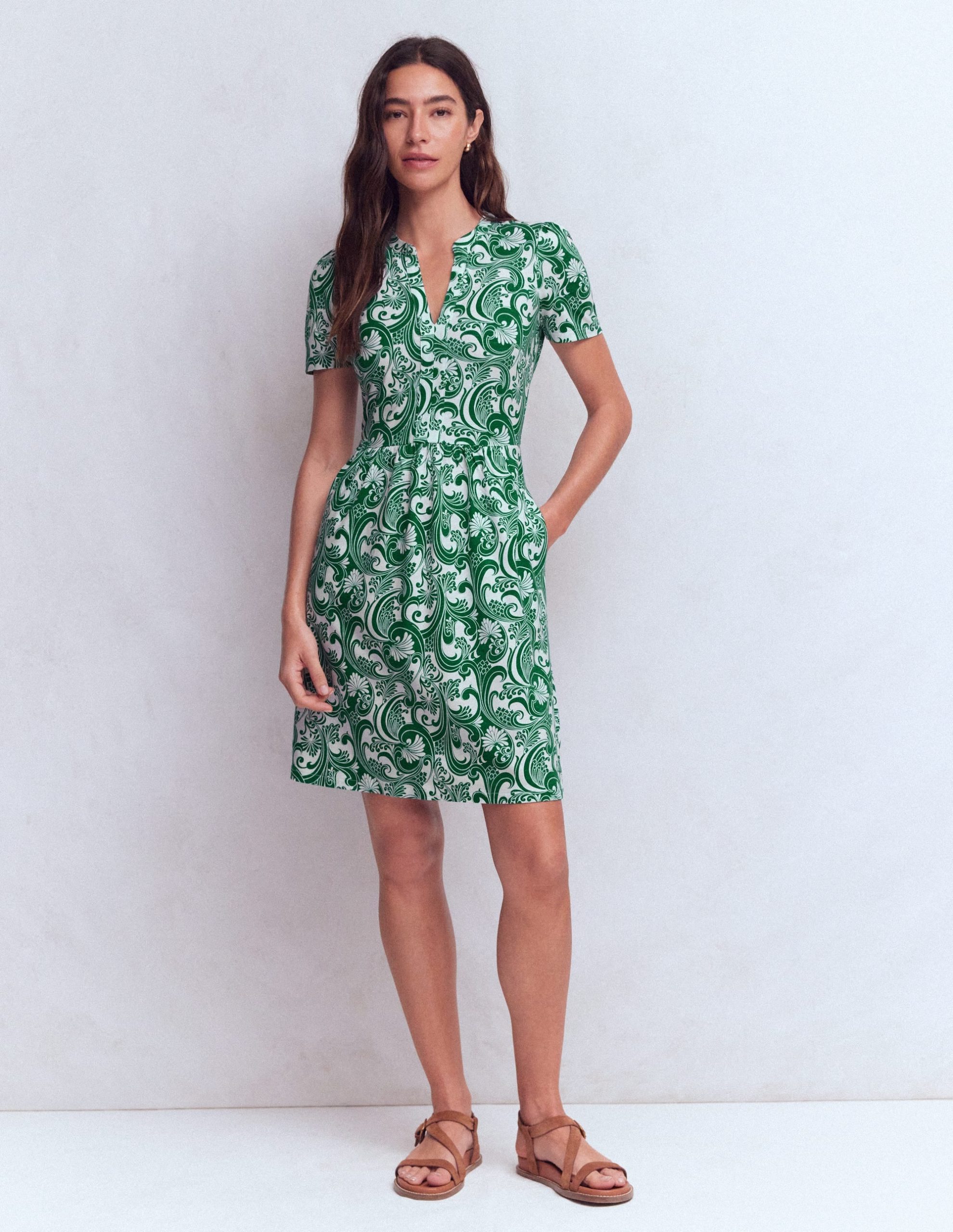 Naomi Short Sleeve Dress-Jewel Green. Foliage Whirl - Image 6