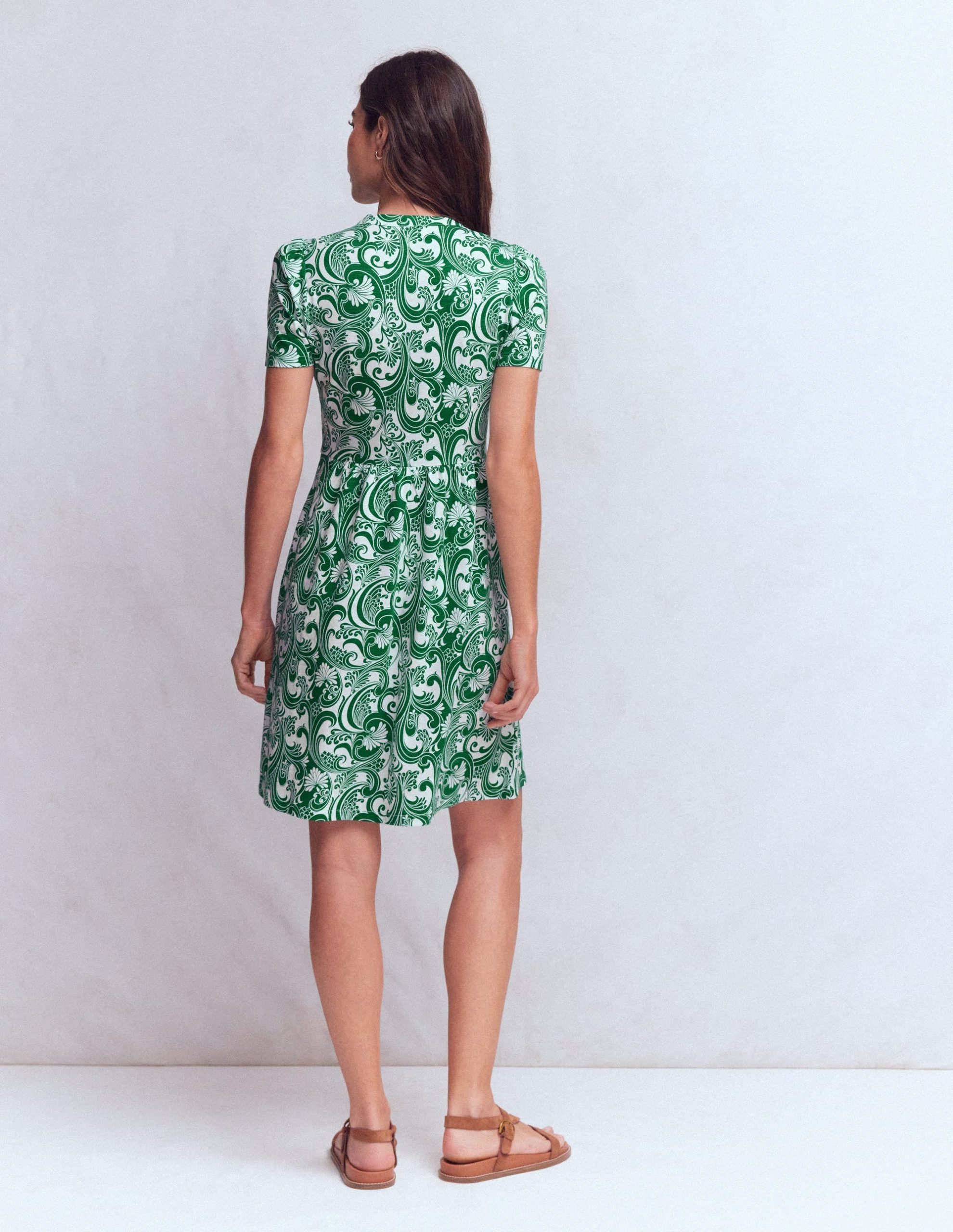 Naomi Short Sleeve Dress-Jewel Green. Foliage Whirl - Image 7
