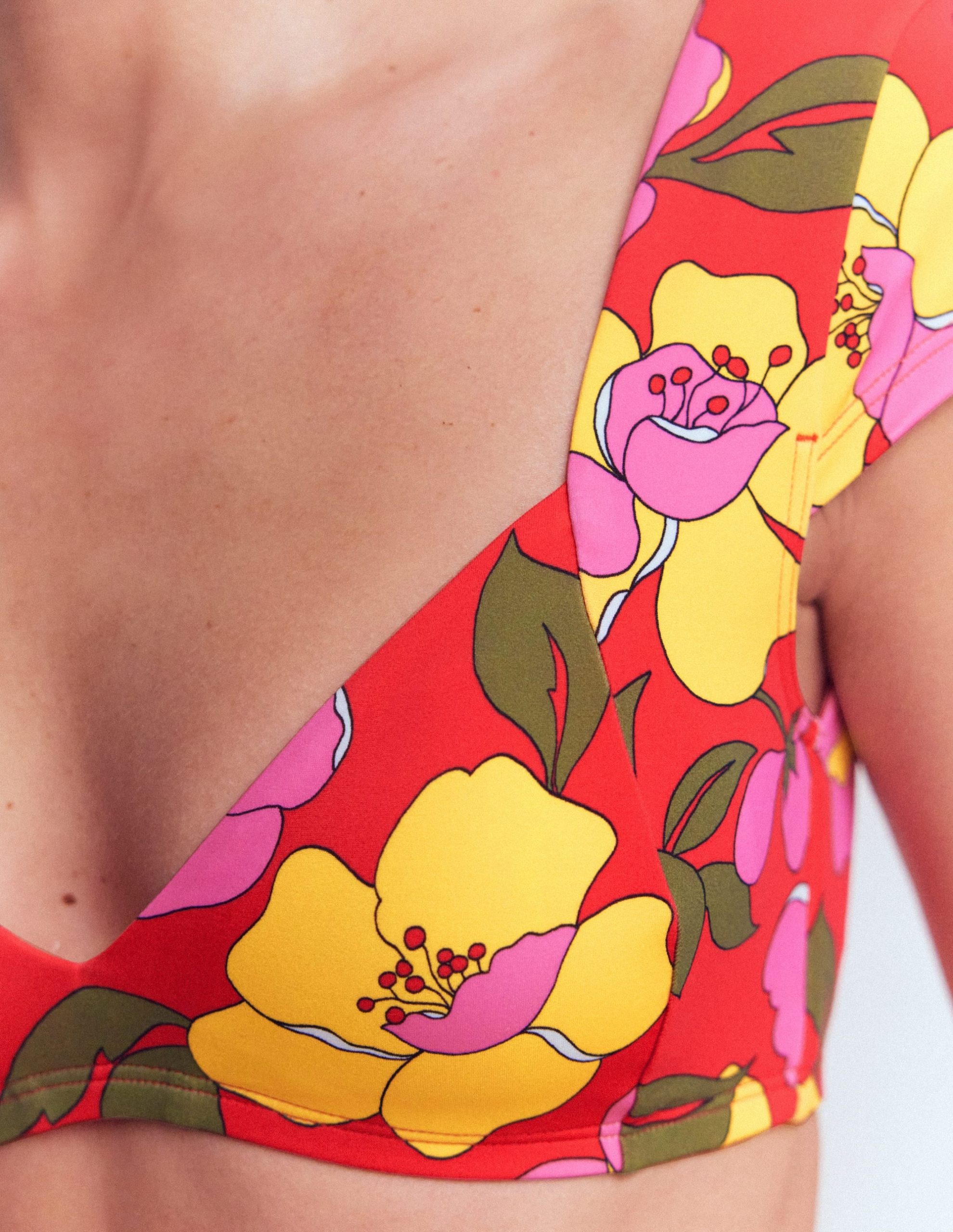 Sweetheart Sleeve Bikini Top-Red. Radiant Bloom - Image 3