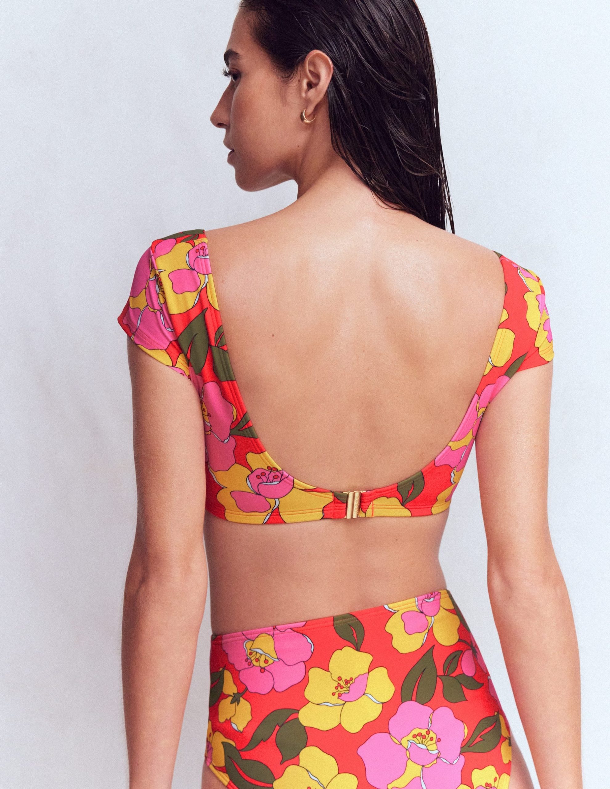 Sweetheart Sleeve Bikini Top-Red. Radiant Bloom - Image 4