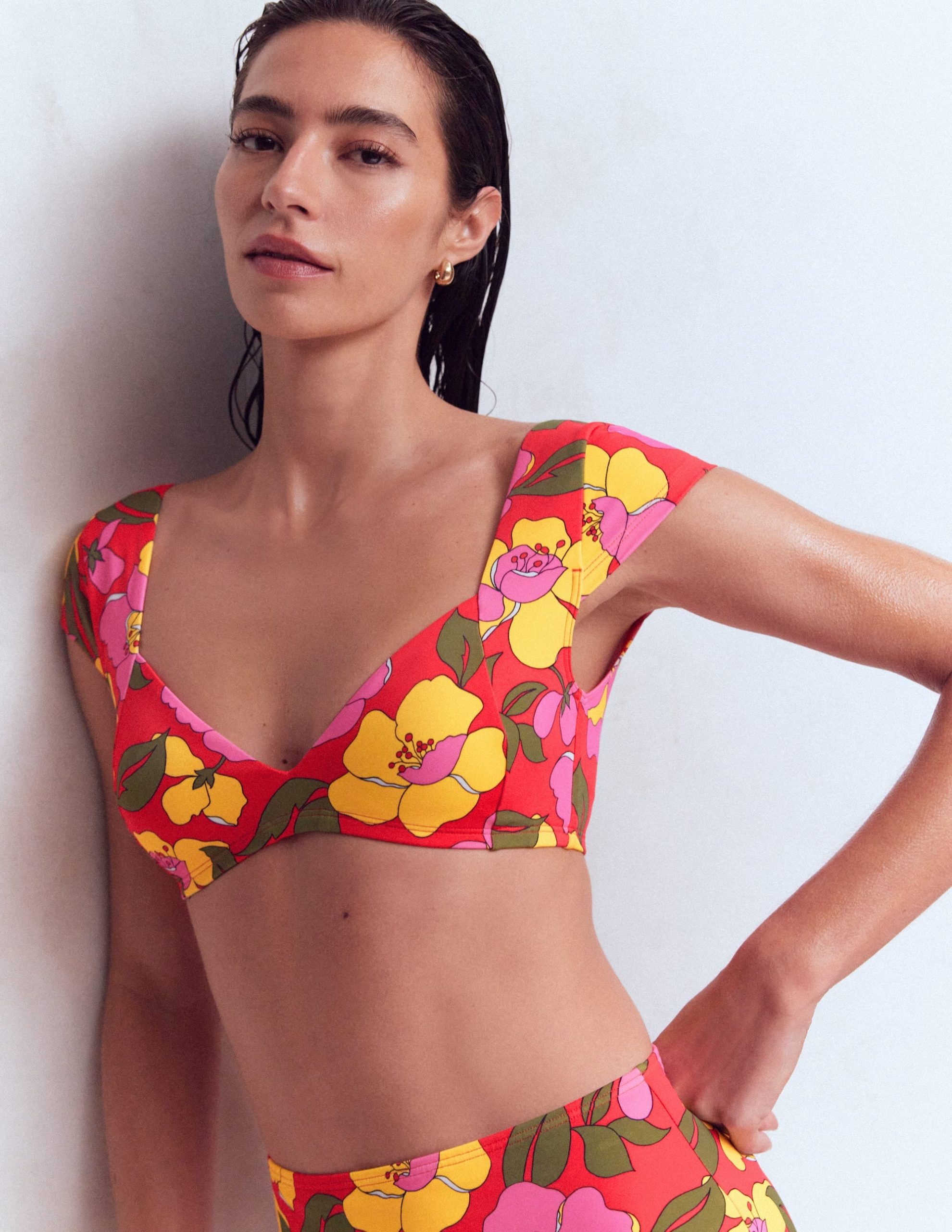 Sweetheart Sleeve Bikini Top-Red. Radiant Bloom - Image 5