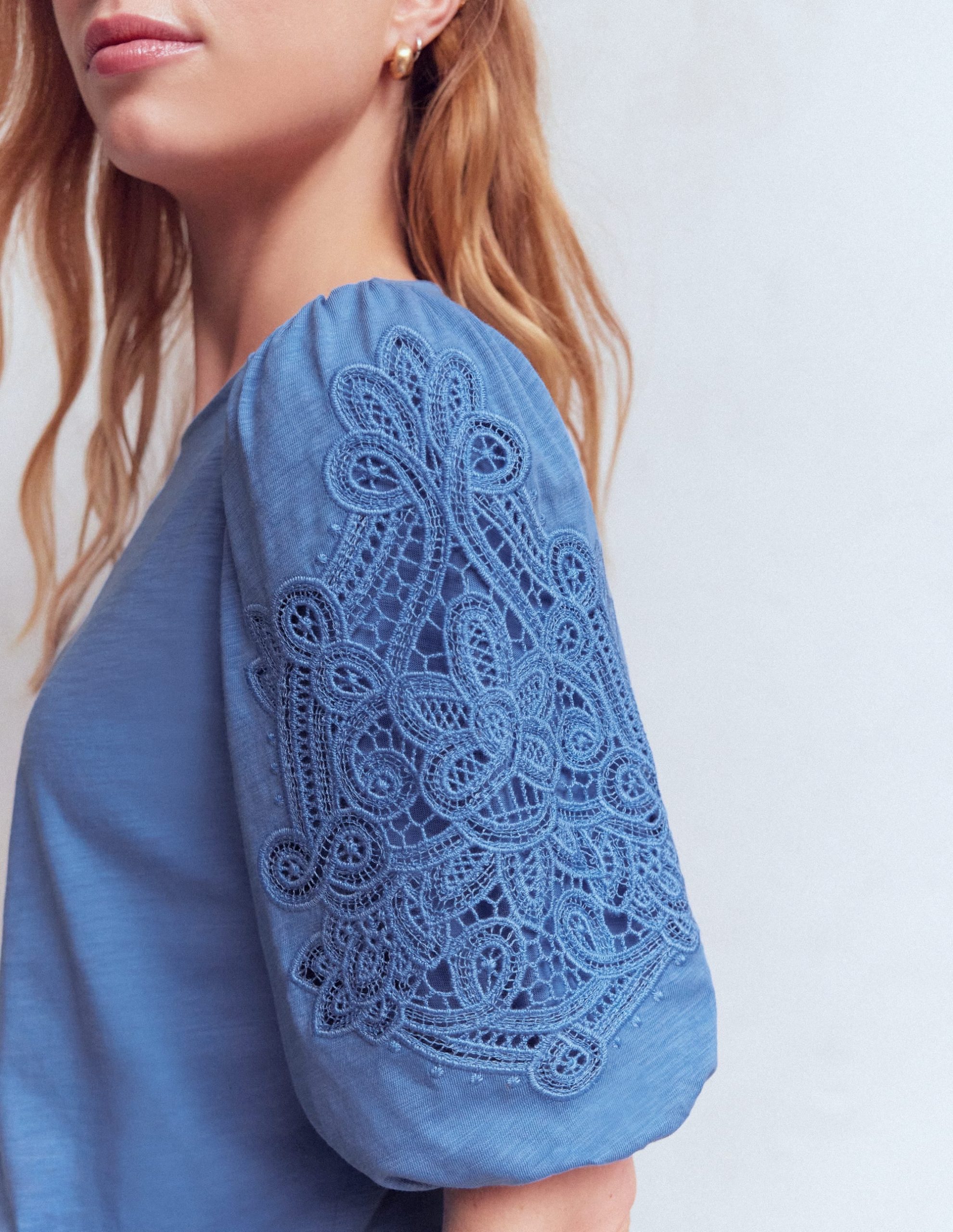 Tape Lace T-shirt-Forget Me Not Blue - Image 2