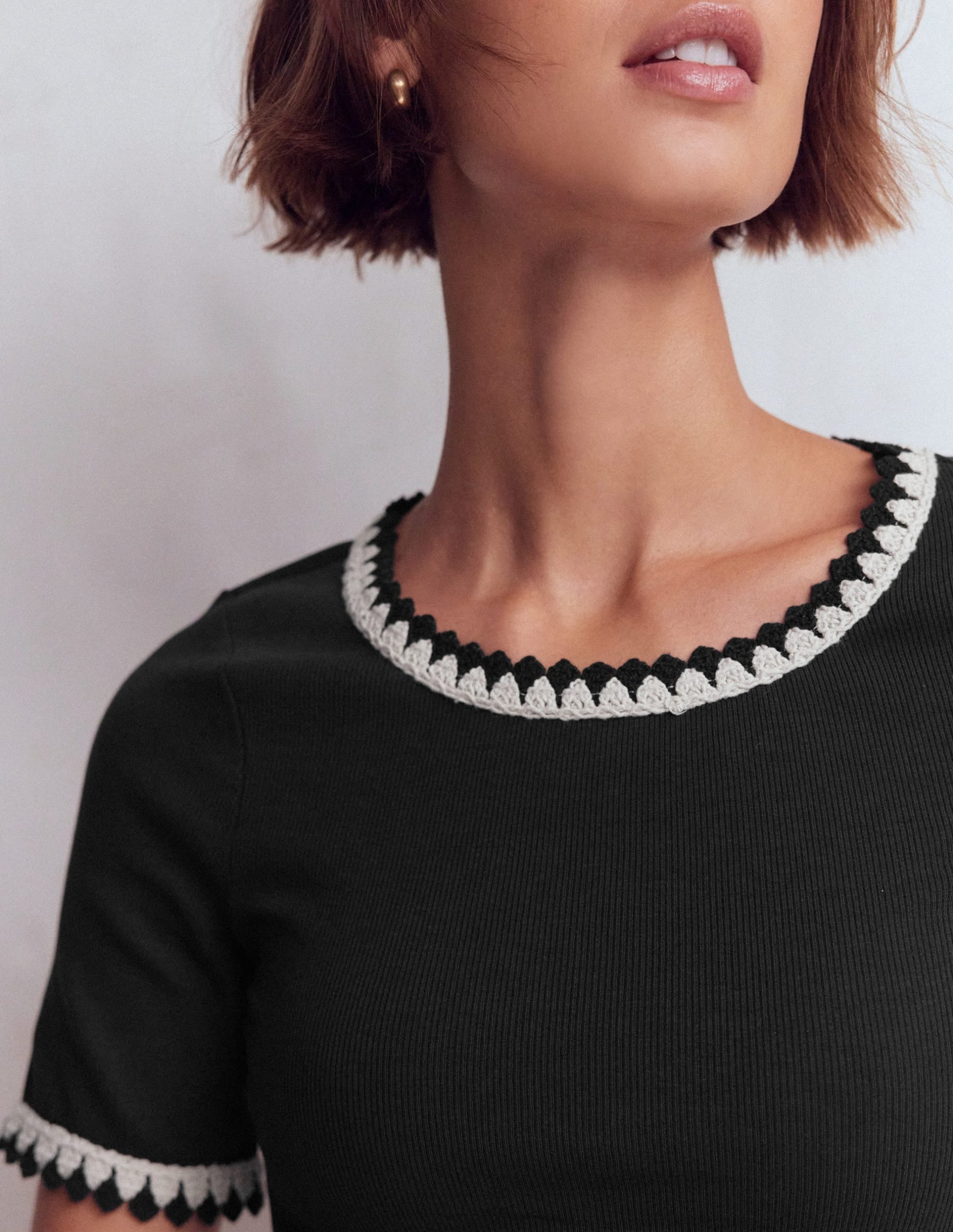 Maddie Trim Detail T-Shirt-Black - Image 2