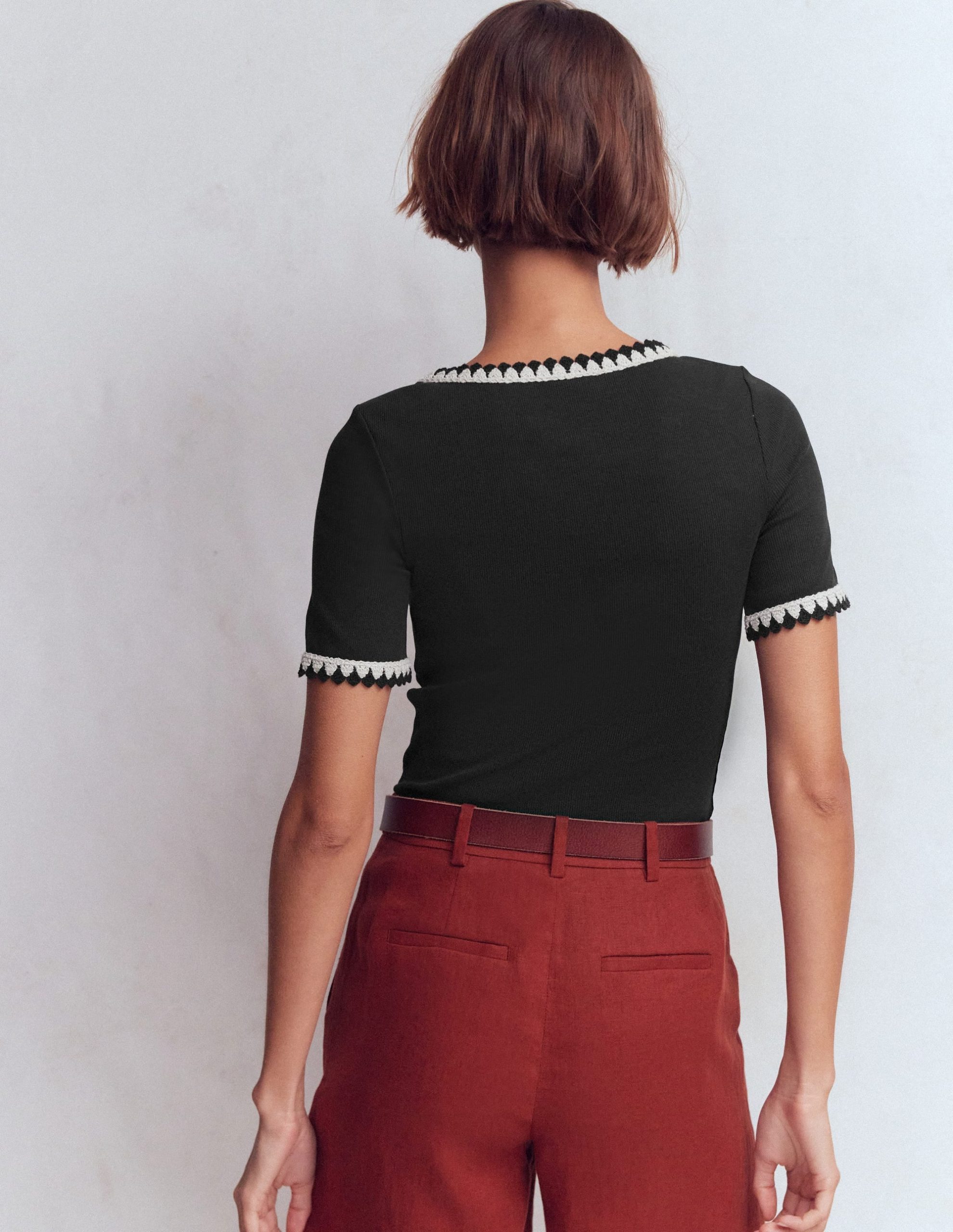 Maddie Trim Detail T-Shirt-Black - Image 3