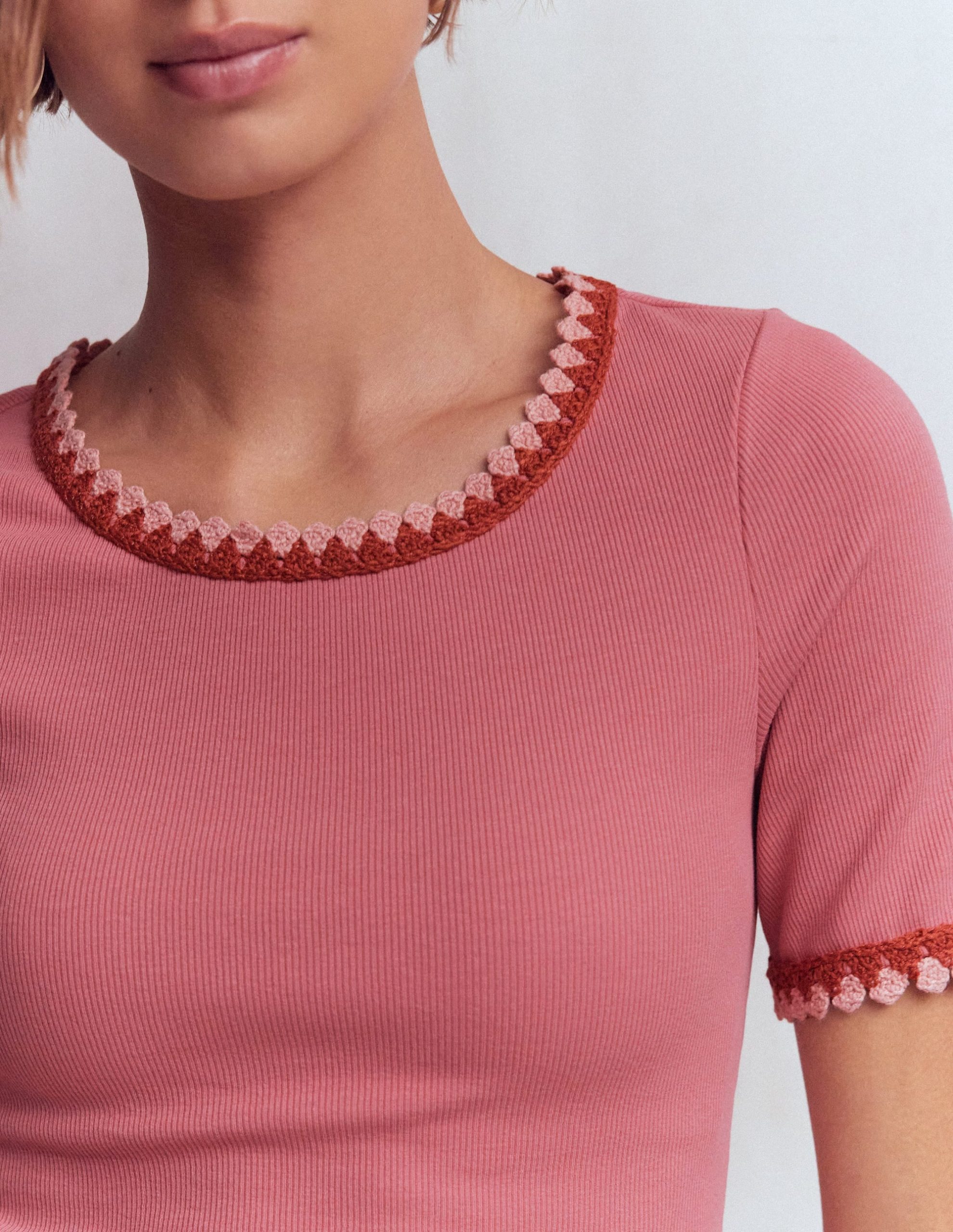 Maddie Trim Detail T-Shirt-Vintage Rose - Image 2