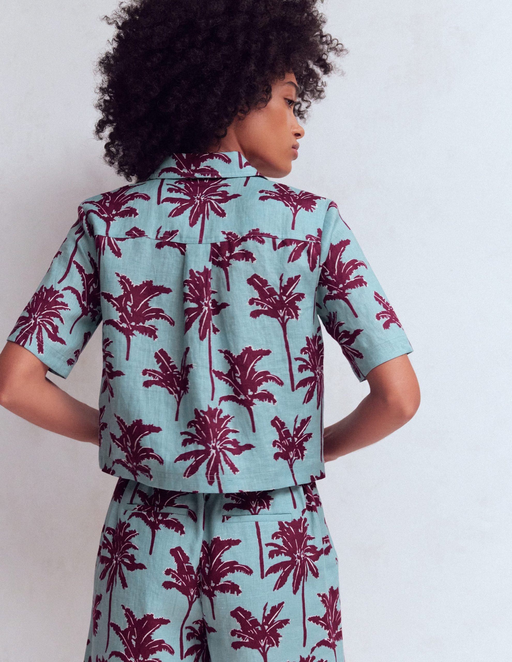 Short Sleeve Linen Shirt-Seamist Blue. Palm Paradise - Image 3