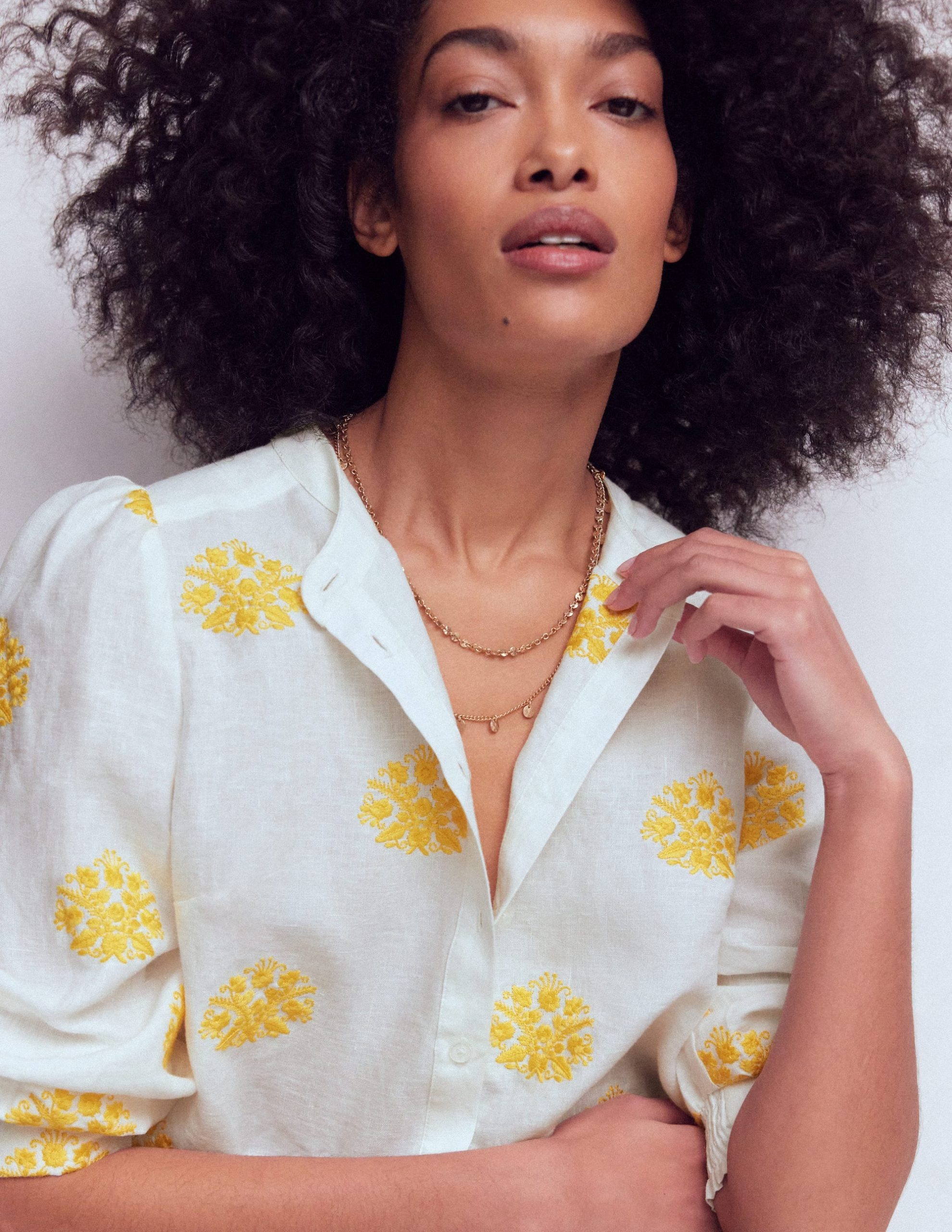 Hammered Disk Layered Necklace-Gold Colour - Image 2