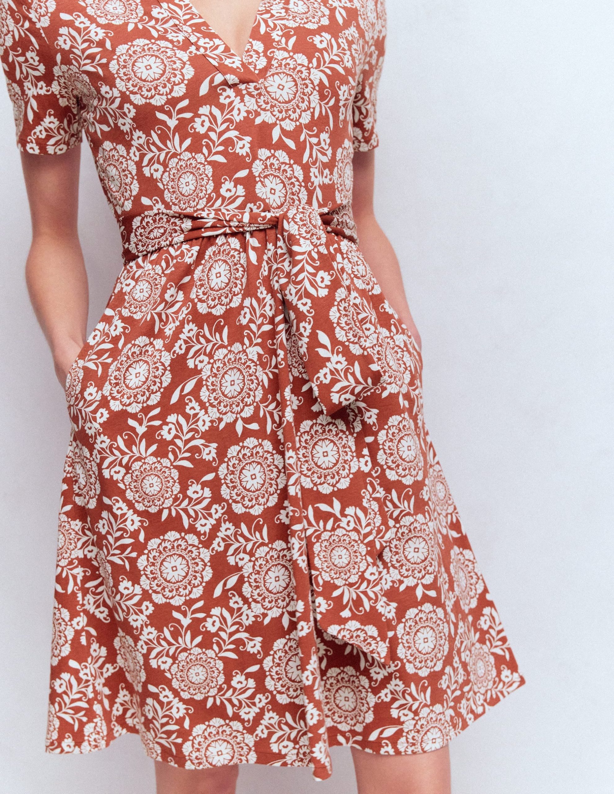 Daisy Flippy Jersey Dress-Brown. Decorative Blossom - Image 2