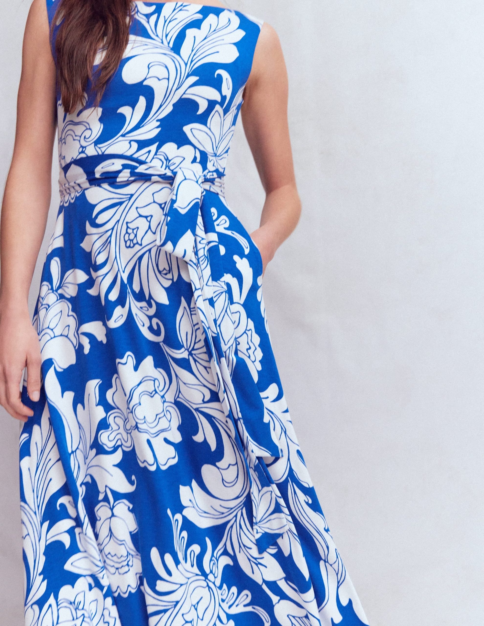 Tamsin Jersey Midi Dress-Blue. Botanical Flourish Mono - Image 2