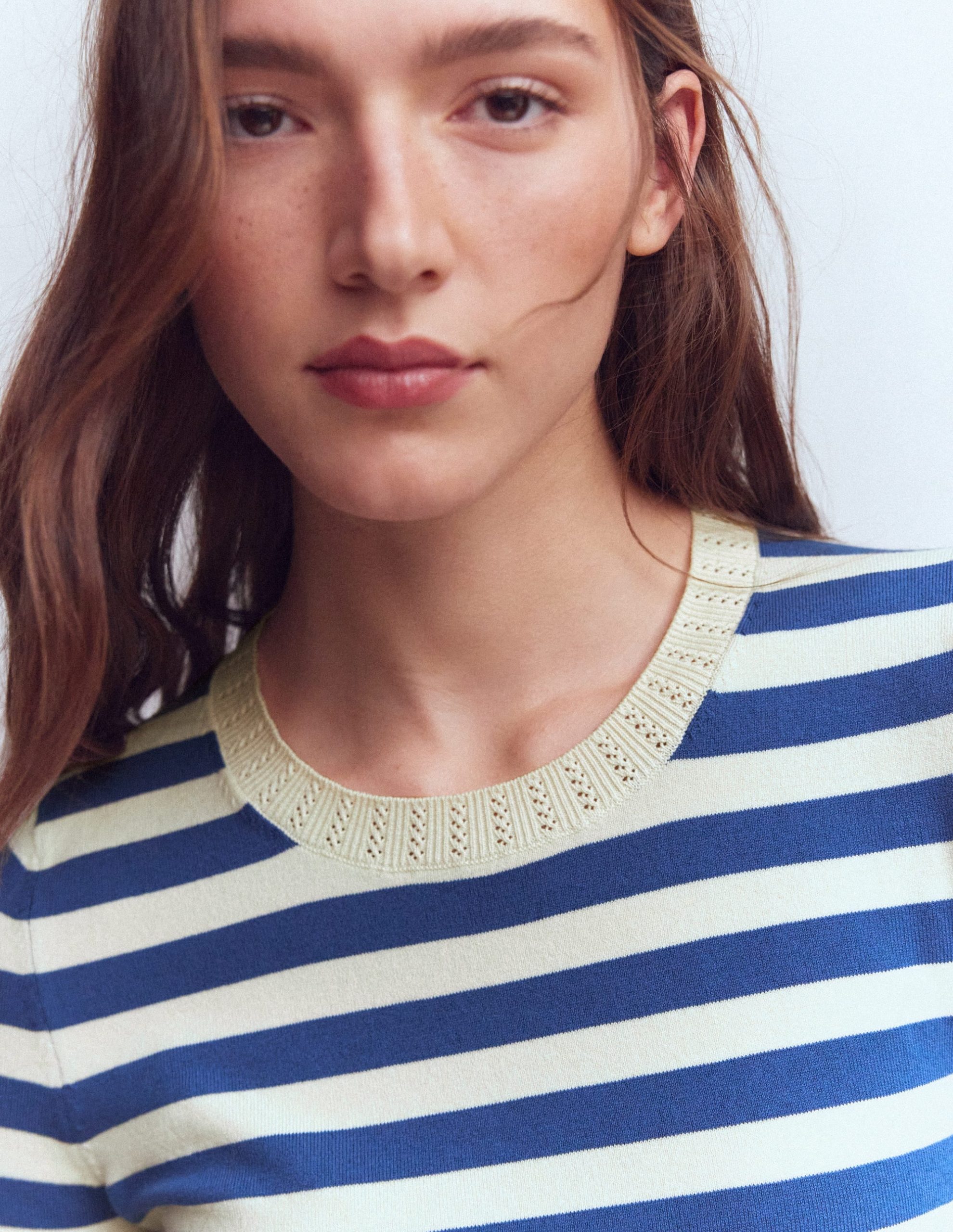 Emilia Cotton Crew T-shirt-Denim Blue/ Warm Ivory - Image 2