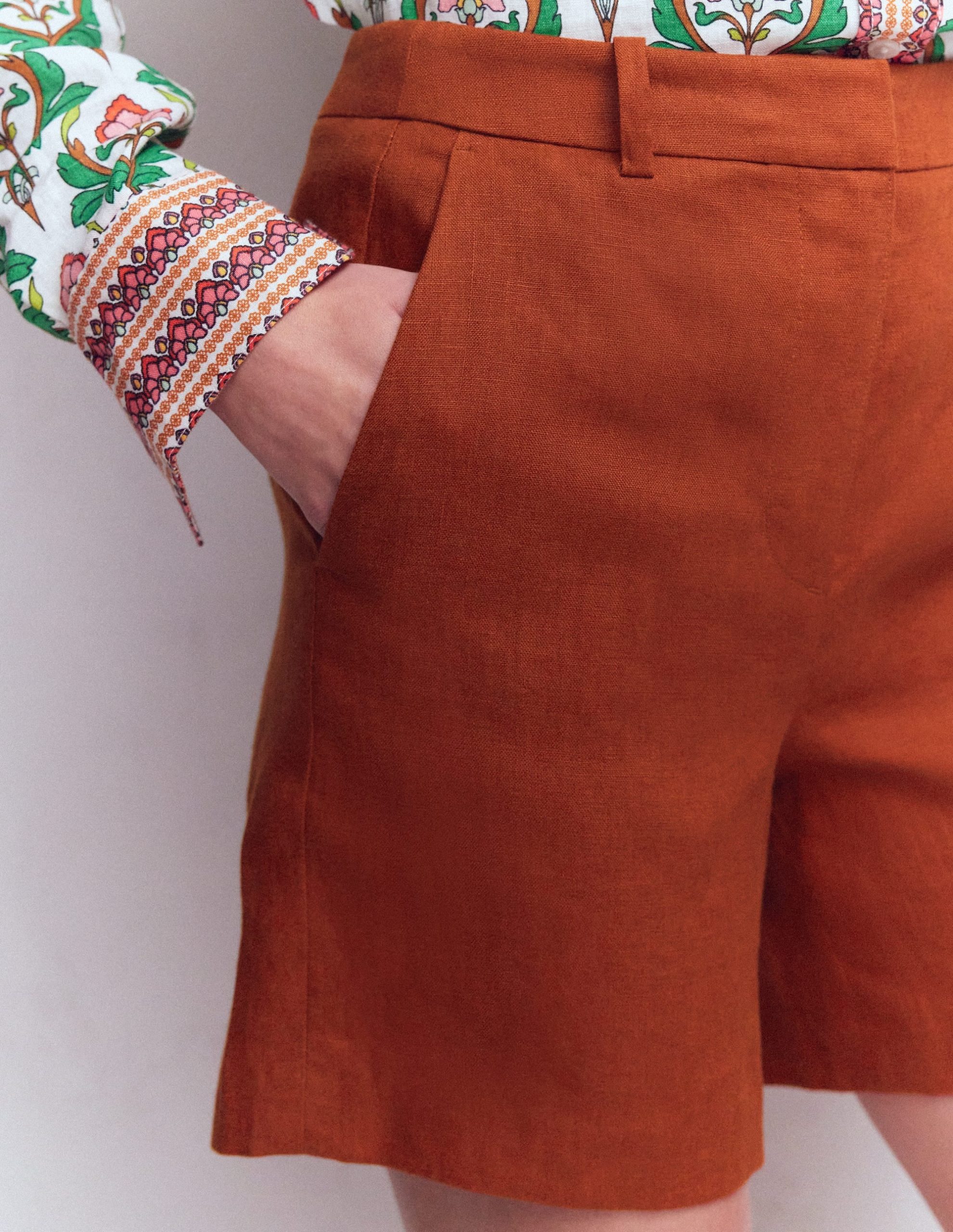 Belgravia Linen Shorts-Burnt Orange - Image 2