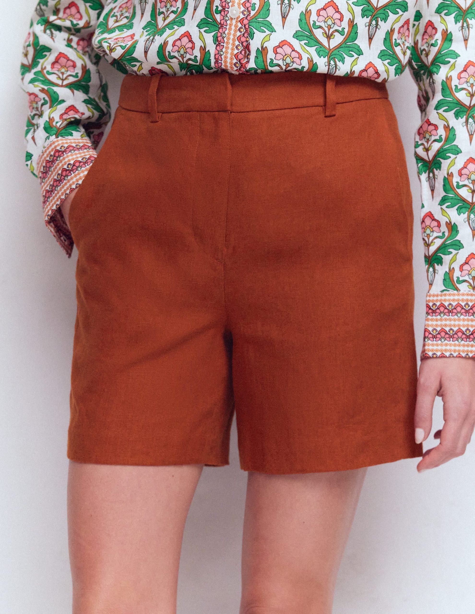 Belgravia Linen Shorts-Burnt Orange - Image 4