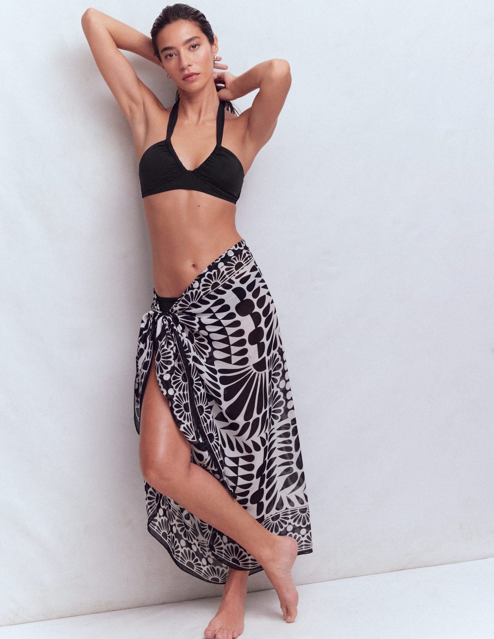 Minori Halter Tie Bikini Top-Black - Image 4