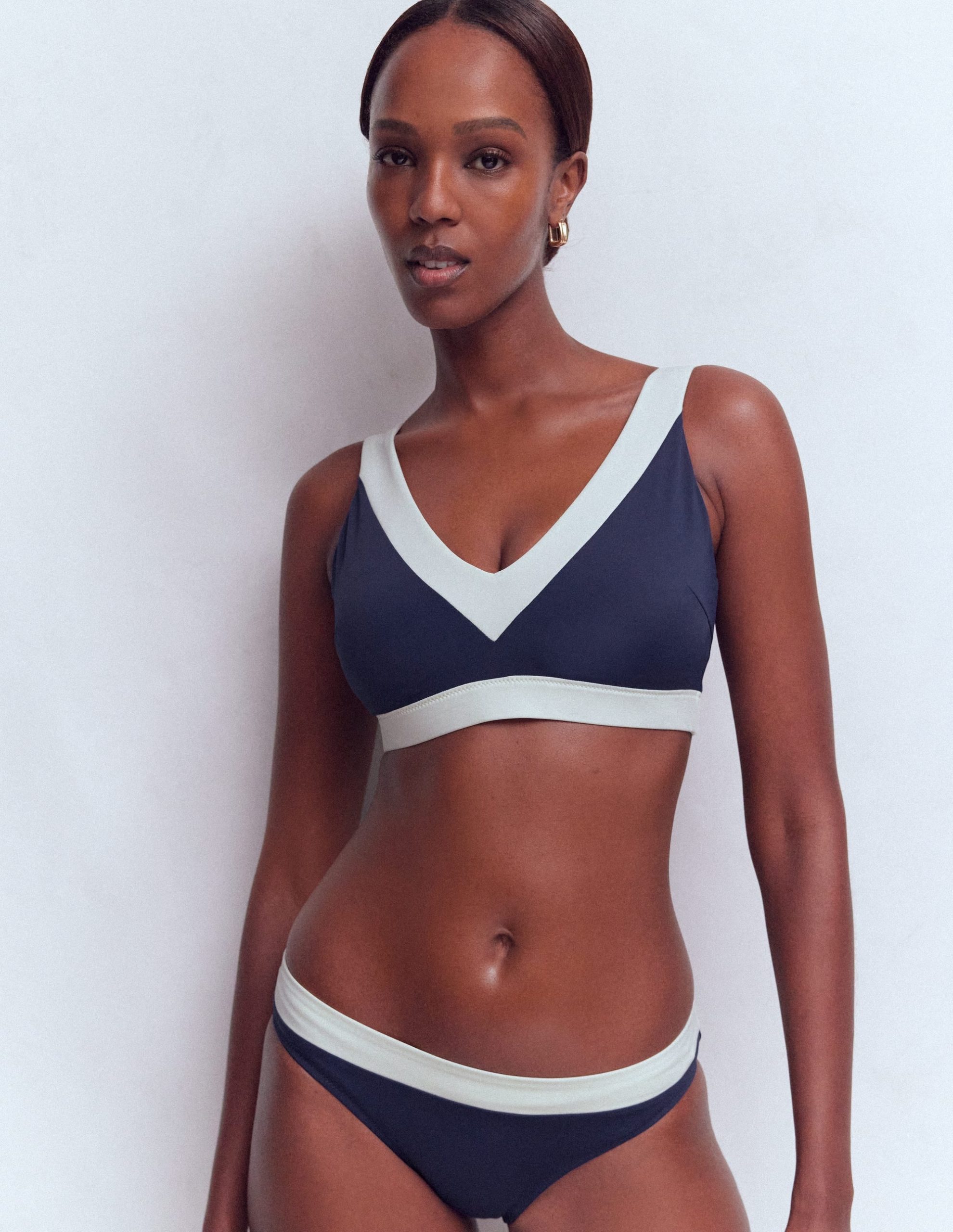 Campania Bikini Bottoms-Navy. Ivory Colourblock
