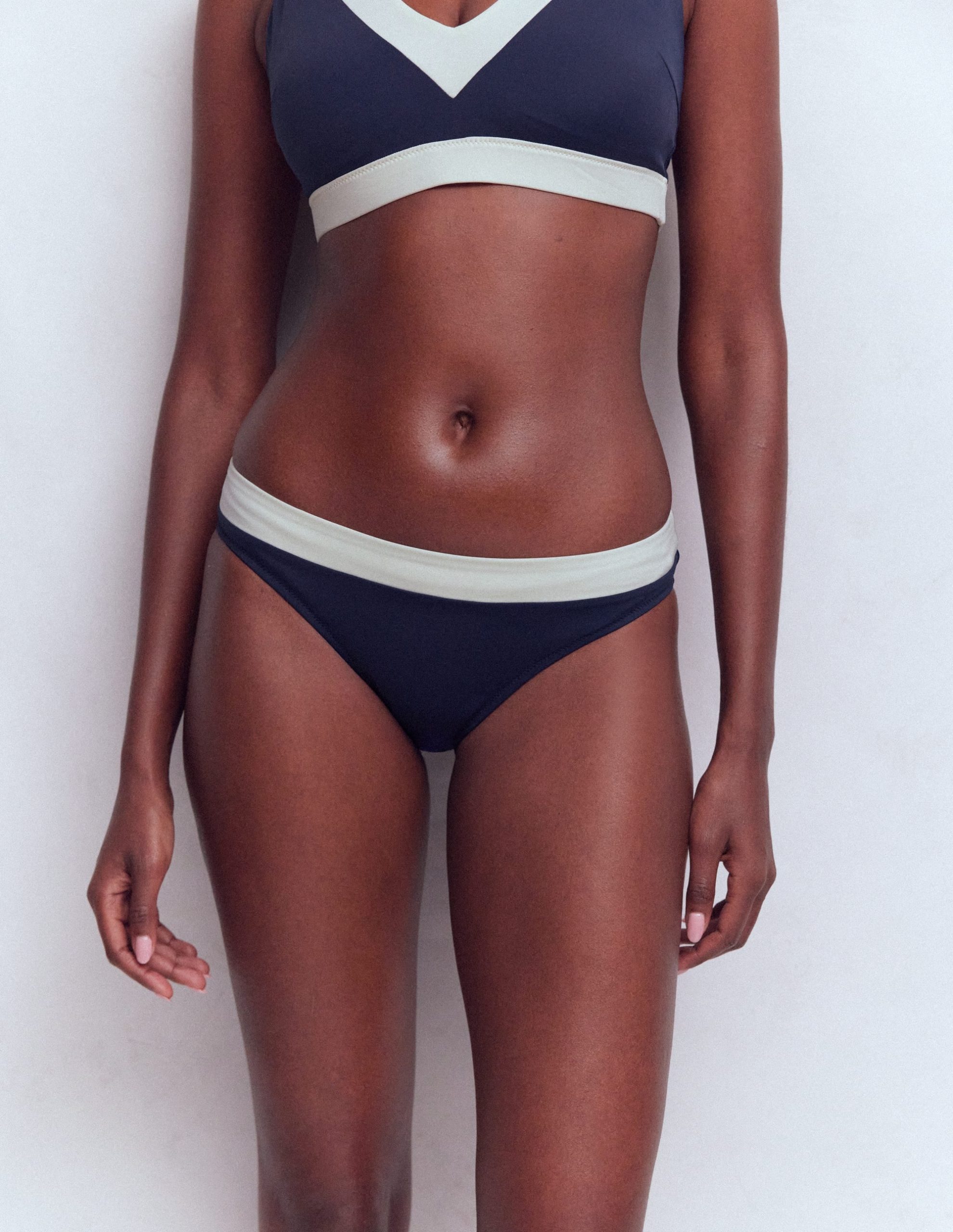Campania Bikini Bottoms-Navy. Ivory Colourblock - Image 4