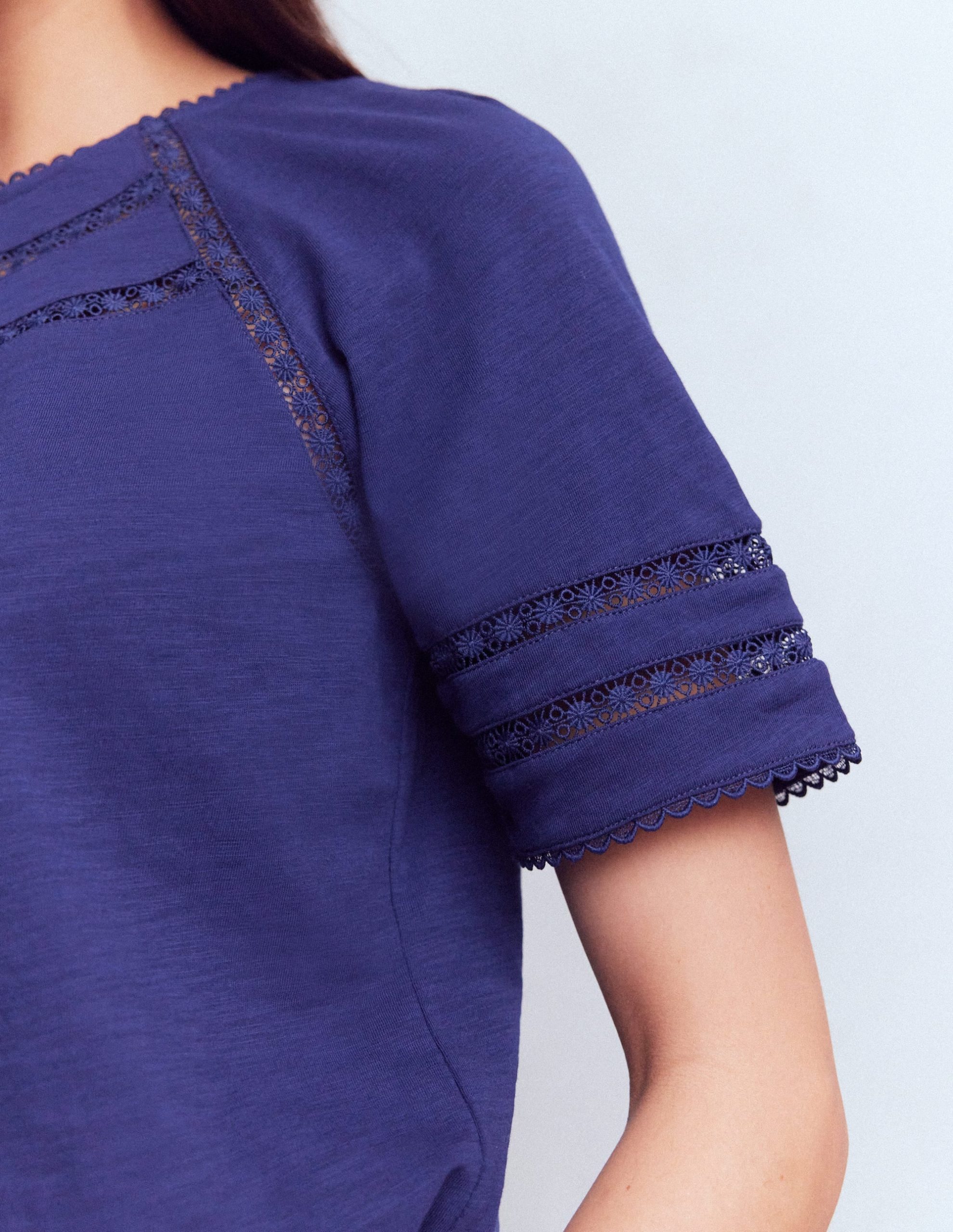 Poppy Trim Crew T-shirt-Blue Twilight - Image 2