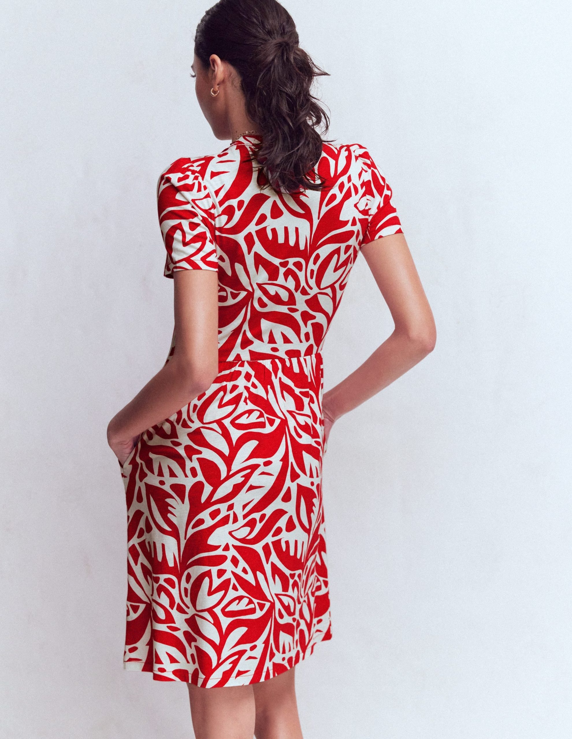 Naomi Short Sleeve Dress-Merida Red. Leafy Cascade Mono - Image 3