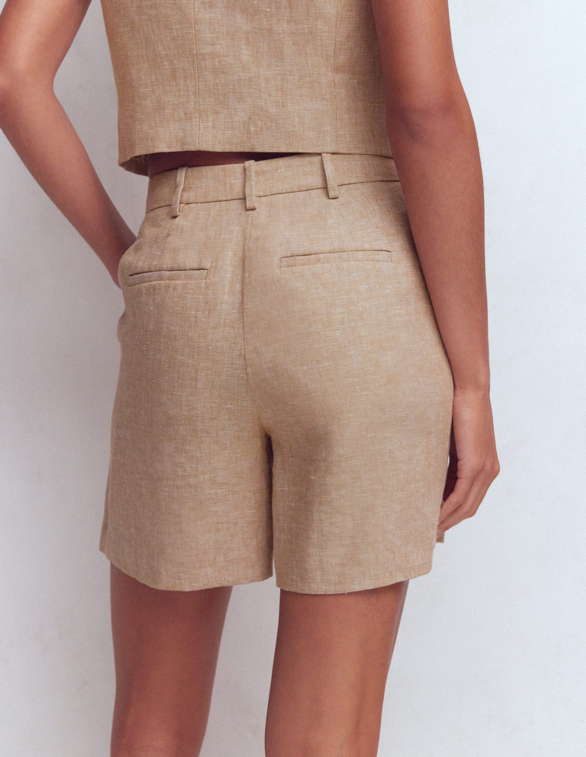 Belgravia Linen Shorts-Cappuccino Chambray - Image 3