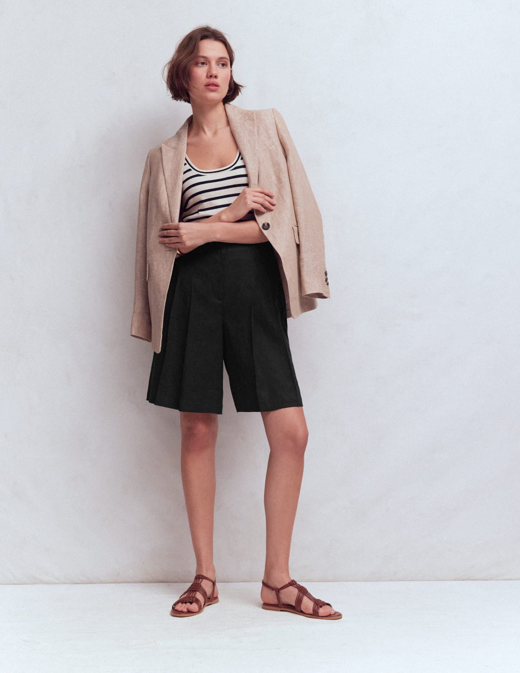 Highbury Linen Shorts-Black - Image 4