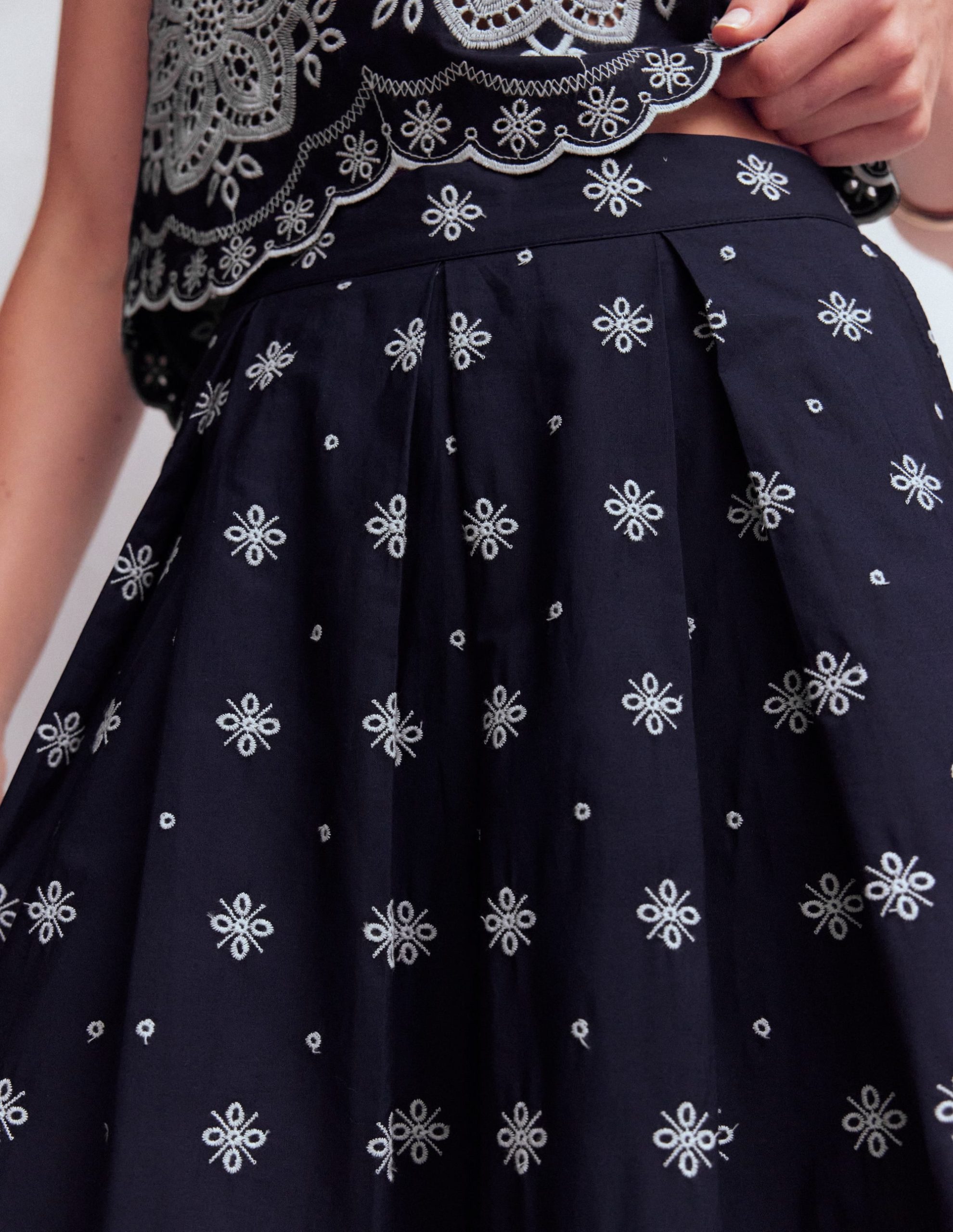 Verity Broderie Poplin Skirt-Navy - Image 2