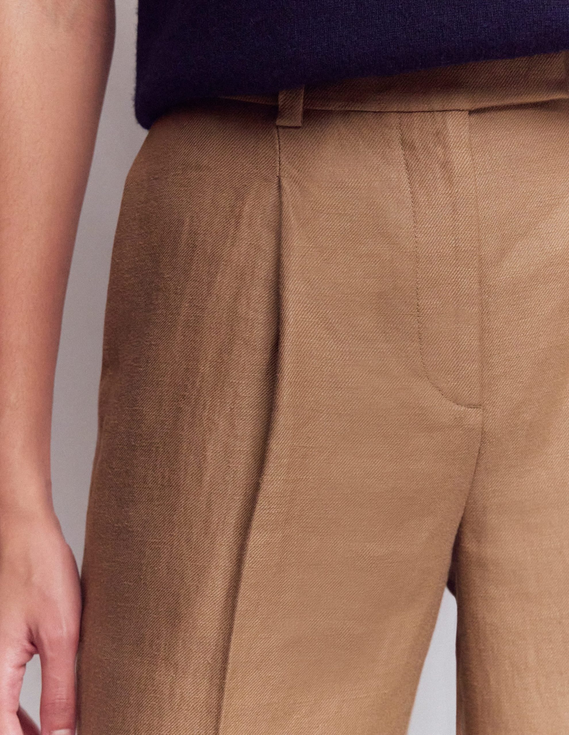 Chiswick Crop Linen Pants-Cappuccino - Image 2