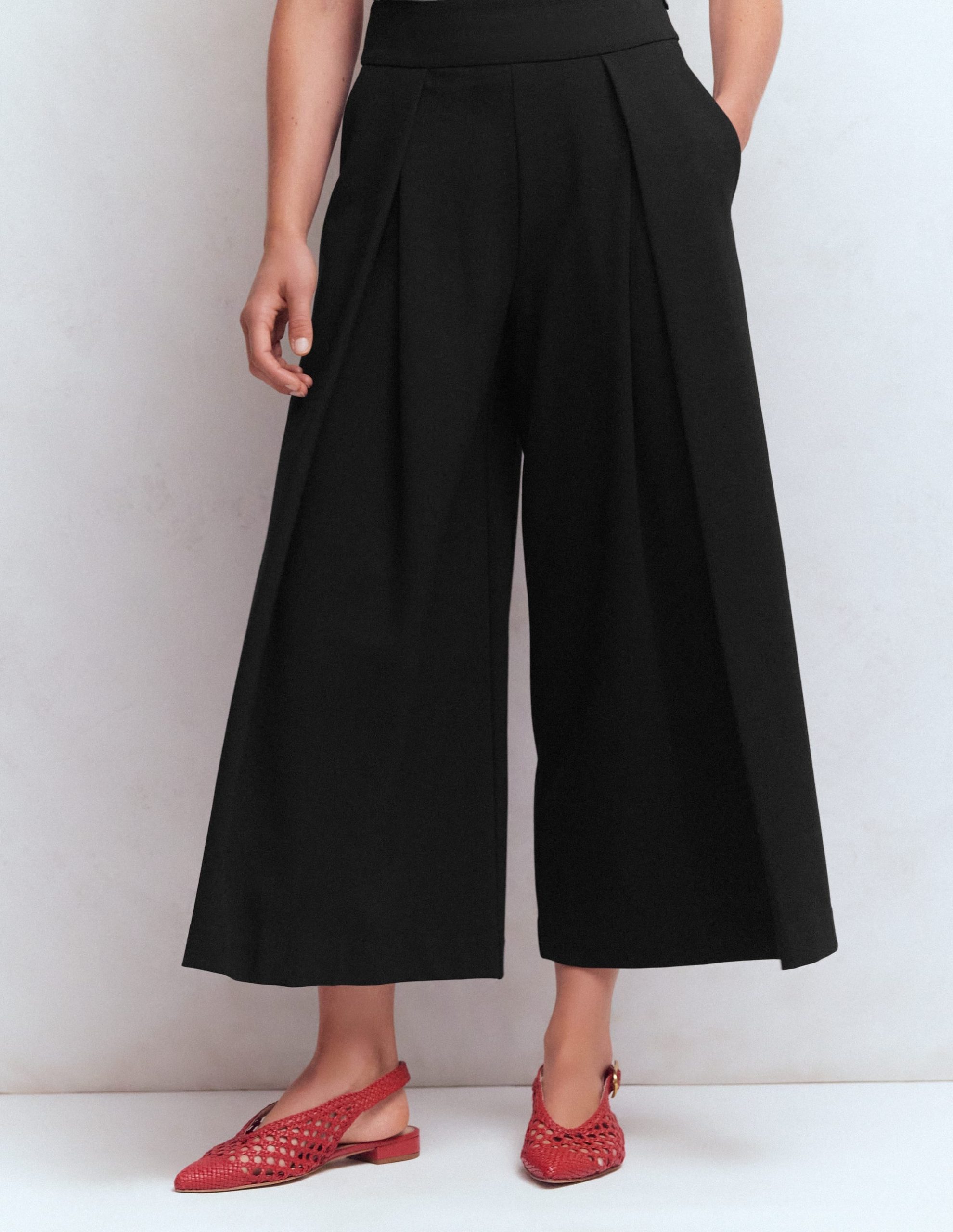 Single Pleat Ponte Culottes-Black - Image 4