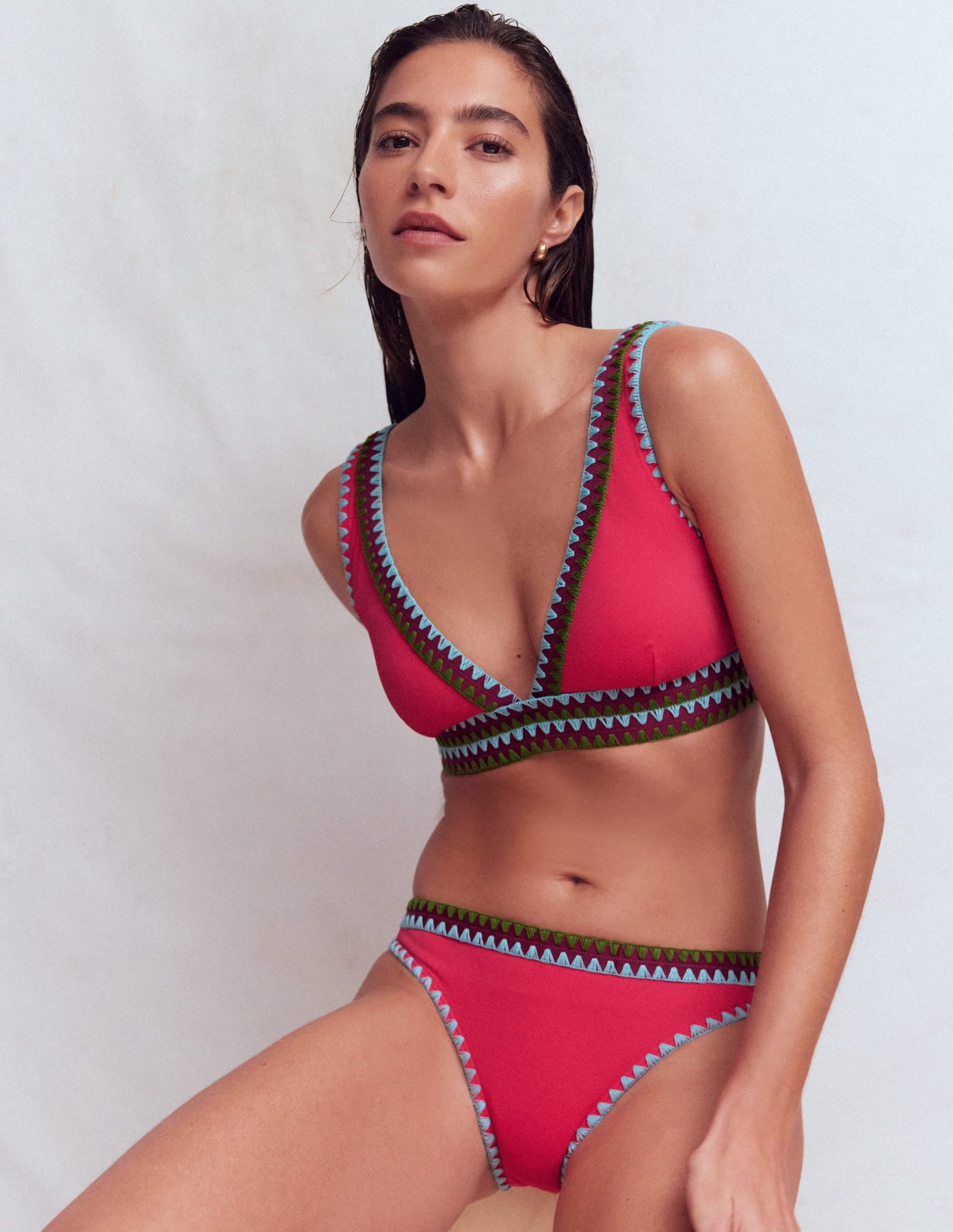 Porto V-neck Bikini Top-Rosy. Embroidery