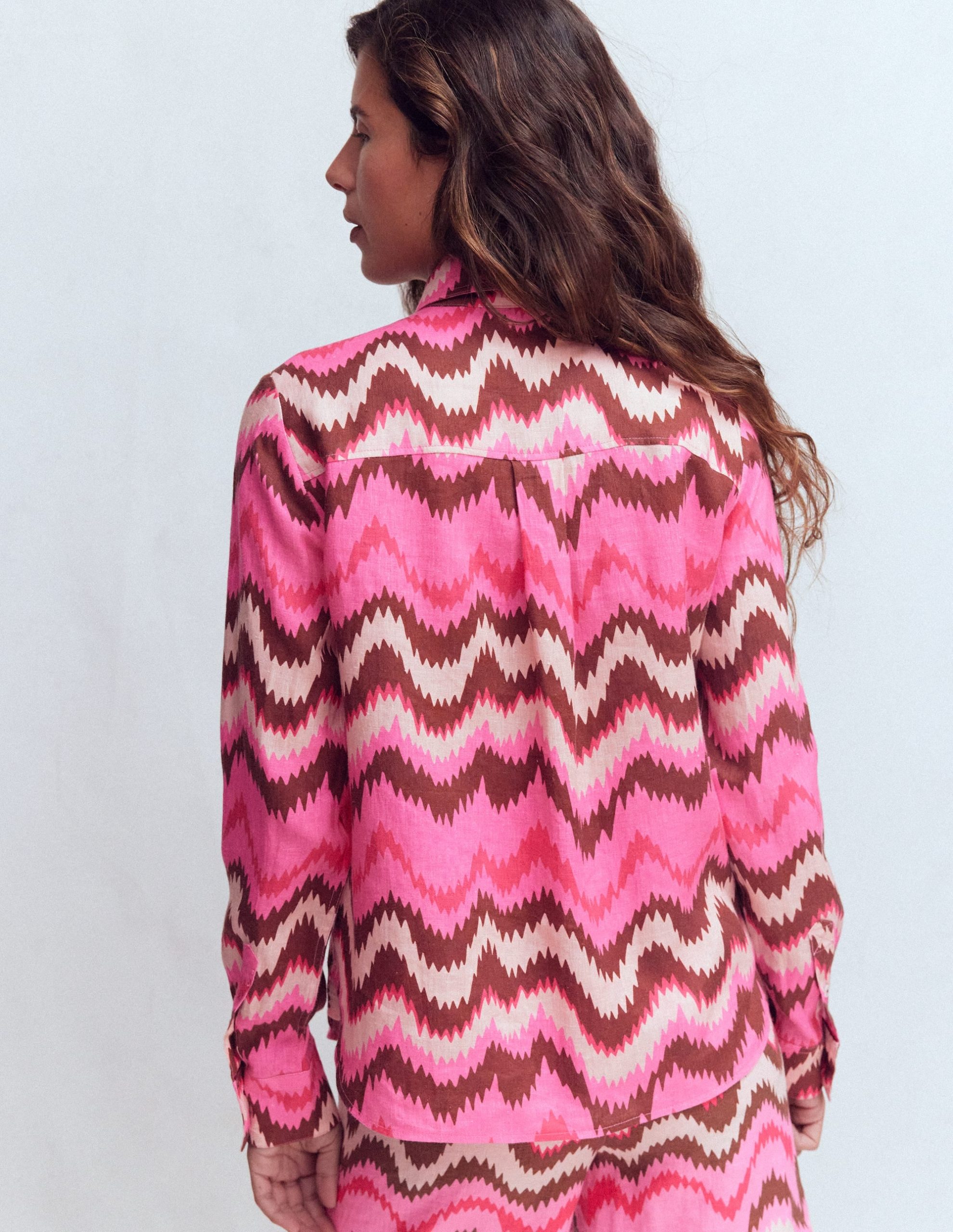 Sienna Linen Shirt-Pink Punch. Zig Zag Wave - Image 3