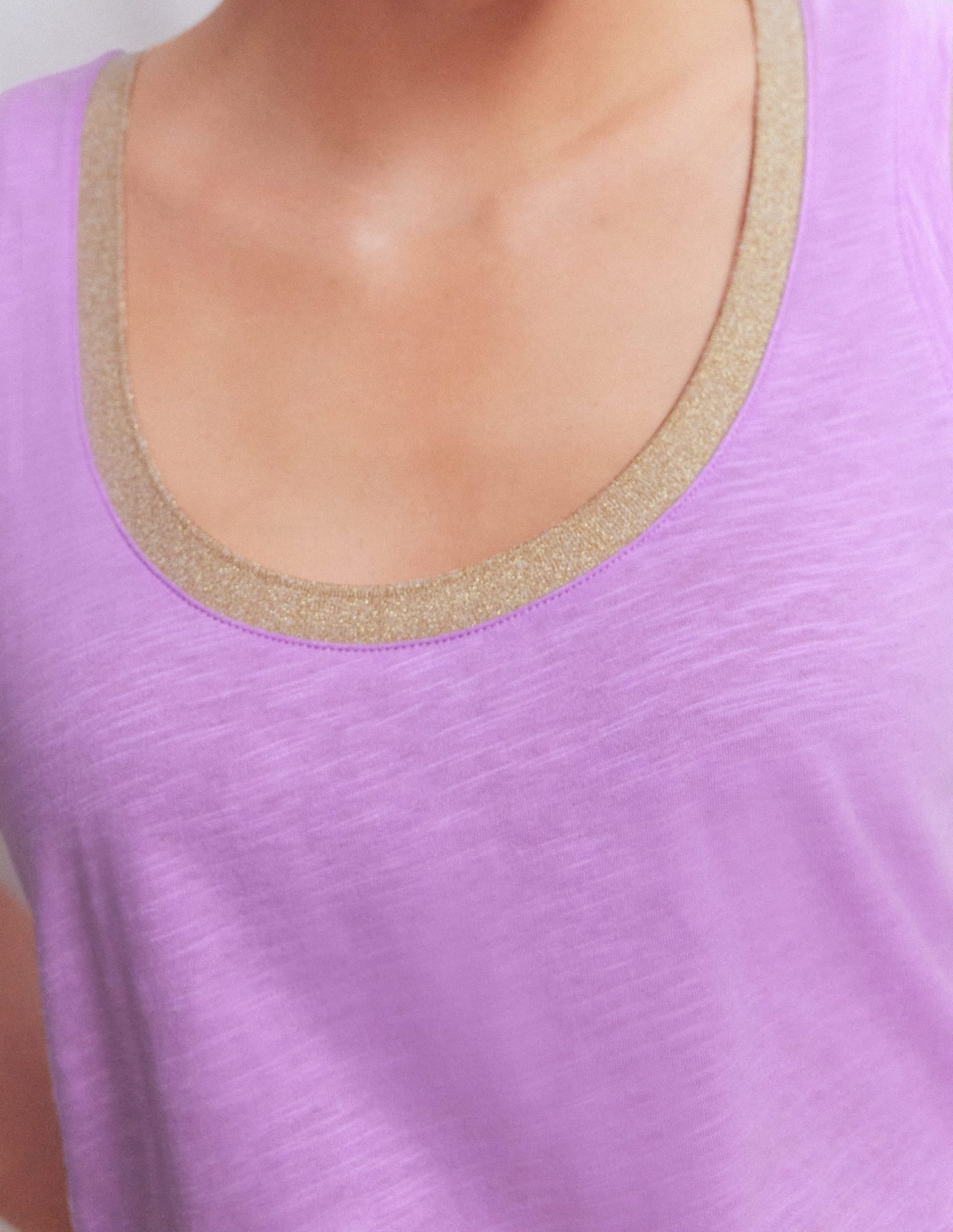 Metallic Trim Scoop Neck Vest-Heath Lilac - Image 2