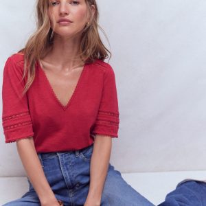 Poppy Trim V Neck T-Shirt-Terracotta Red