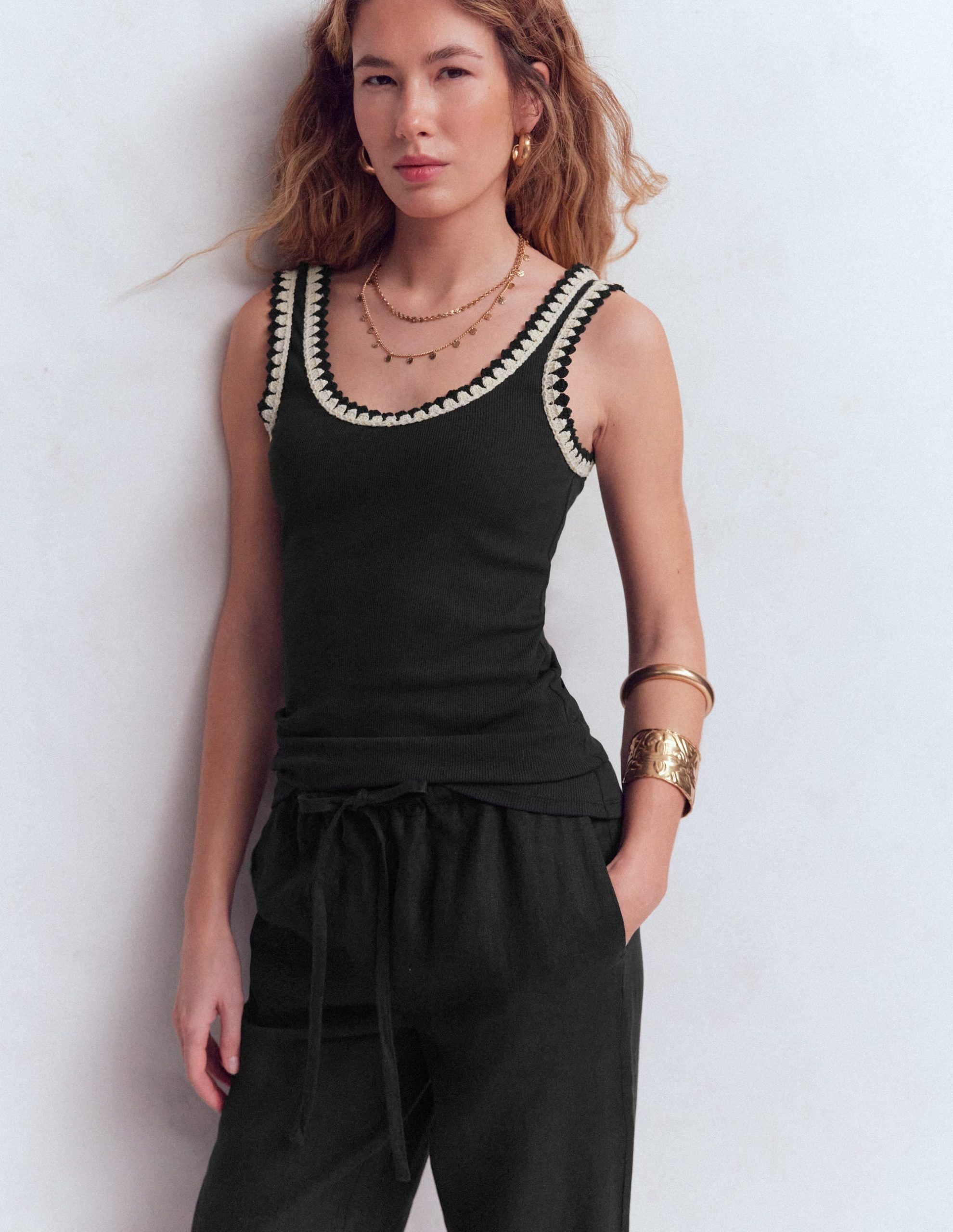 Maddie Trim Detail Vest-Black - Image 4