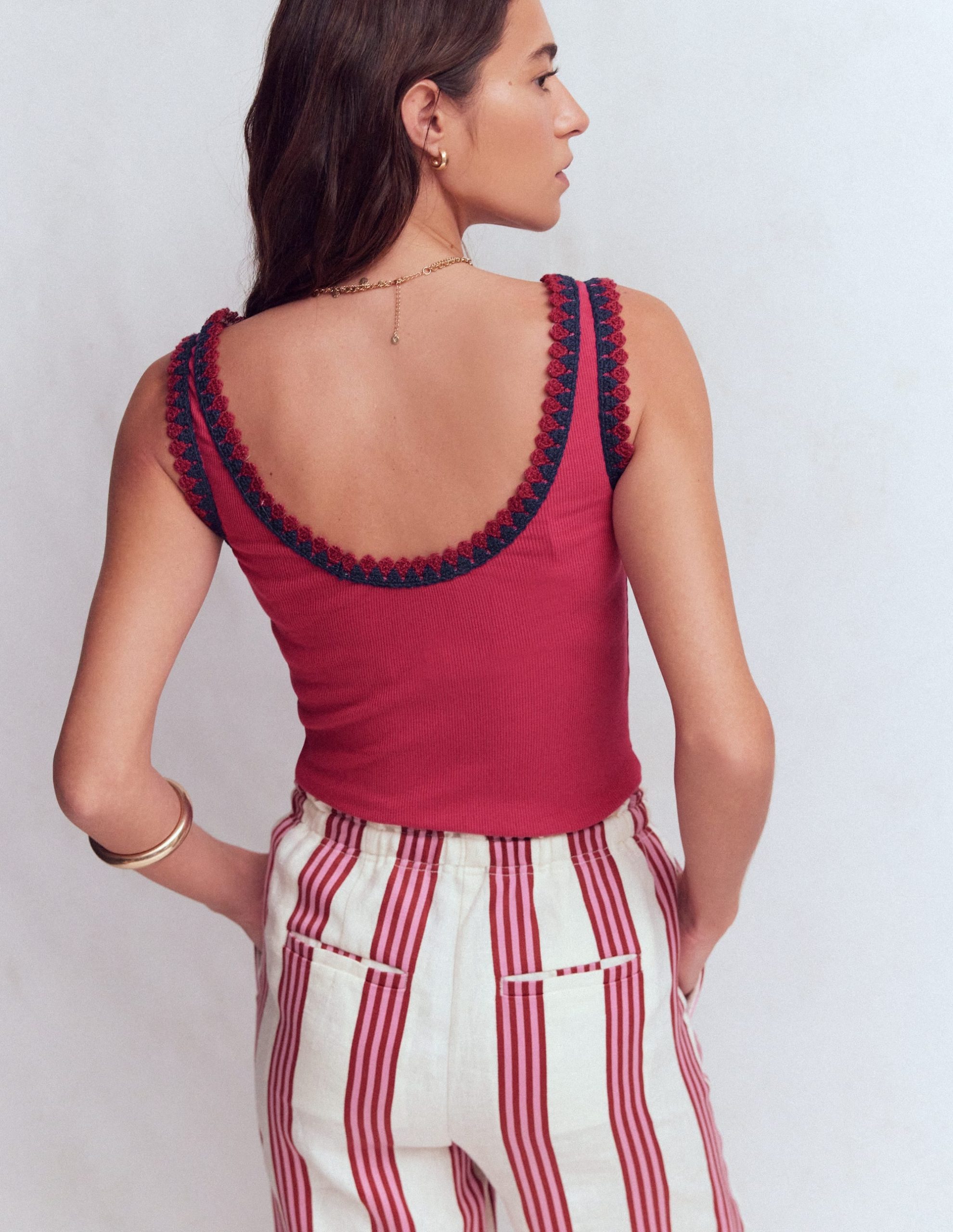 Maddie Trim Detail Vest-Terracotta Red - Image 3