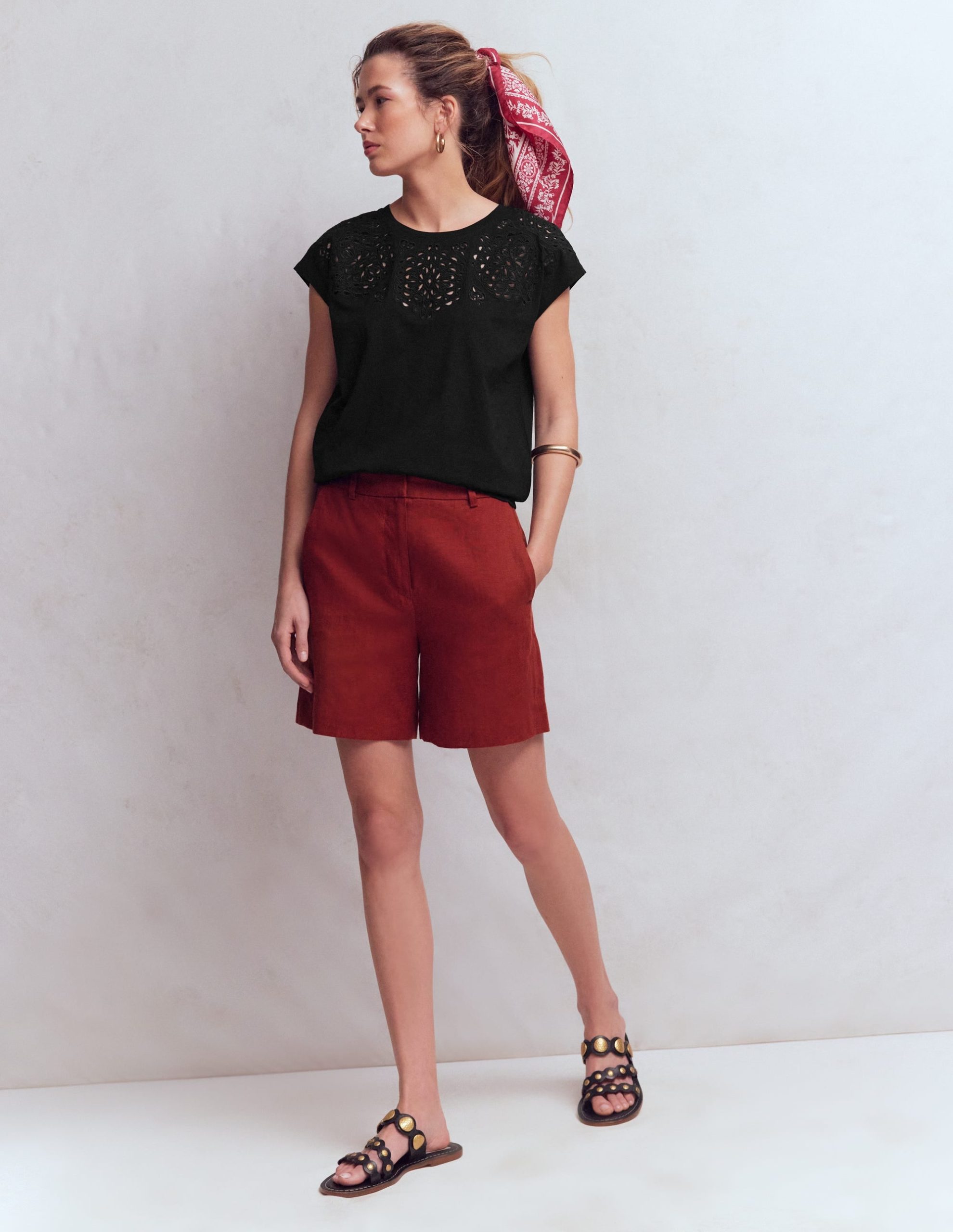Willow Broderie T-shirt-Black Beauty - Image 4