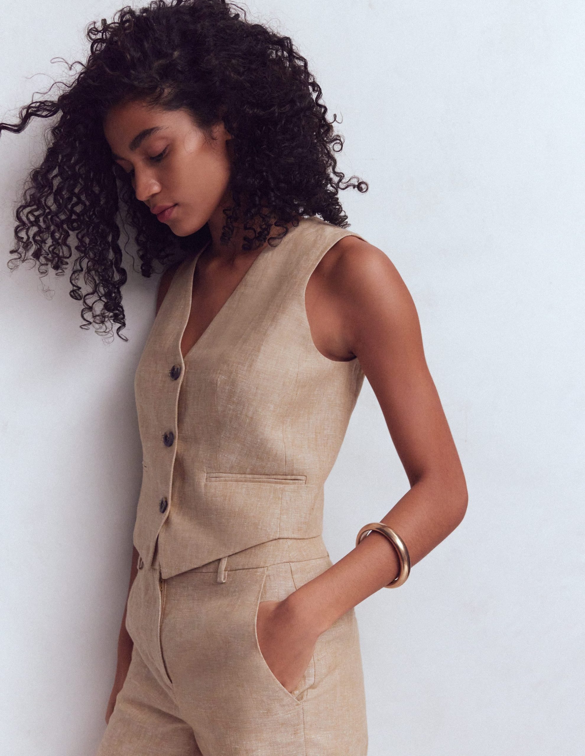 Linen V-Neck Waistcoat-Amphora. Chambray - Image 4
