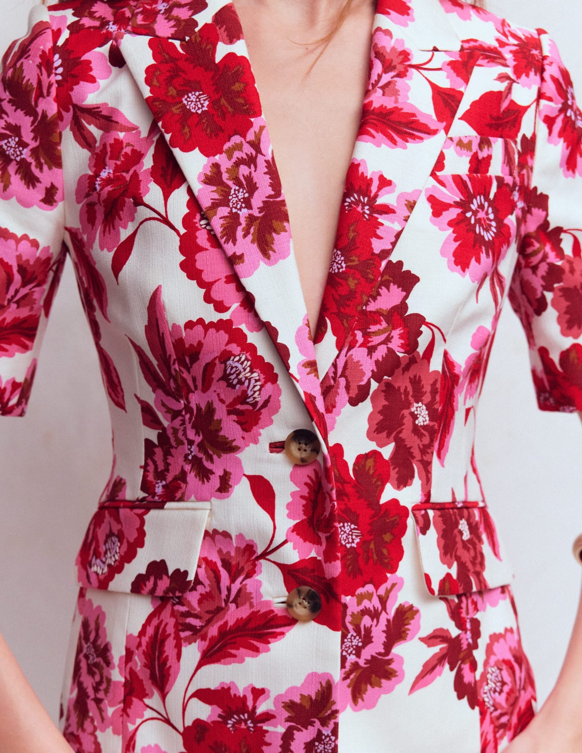 Short Sleeve Cotton Blazer-Sangria Sunset. Floral Print - Image 2
