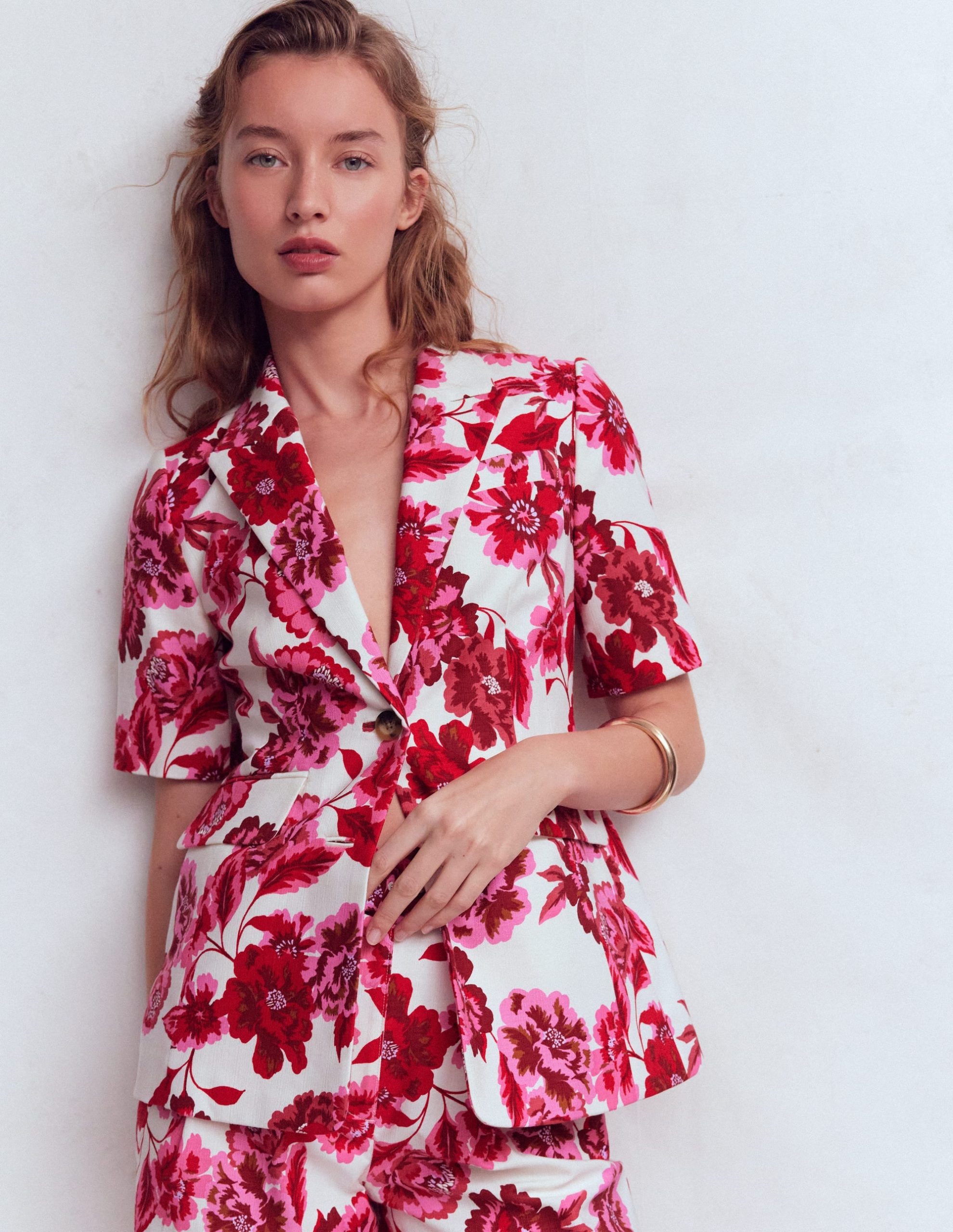Short Sleeve Cotton Blazer-Sangria Sunset. Floral Print - Image 4